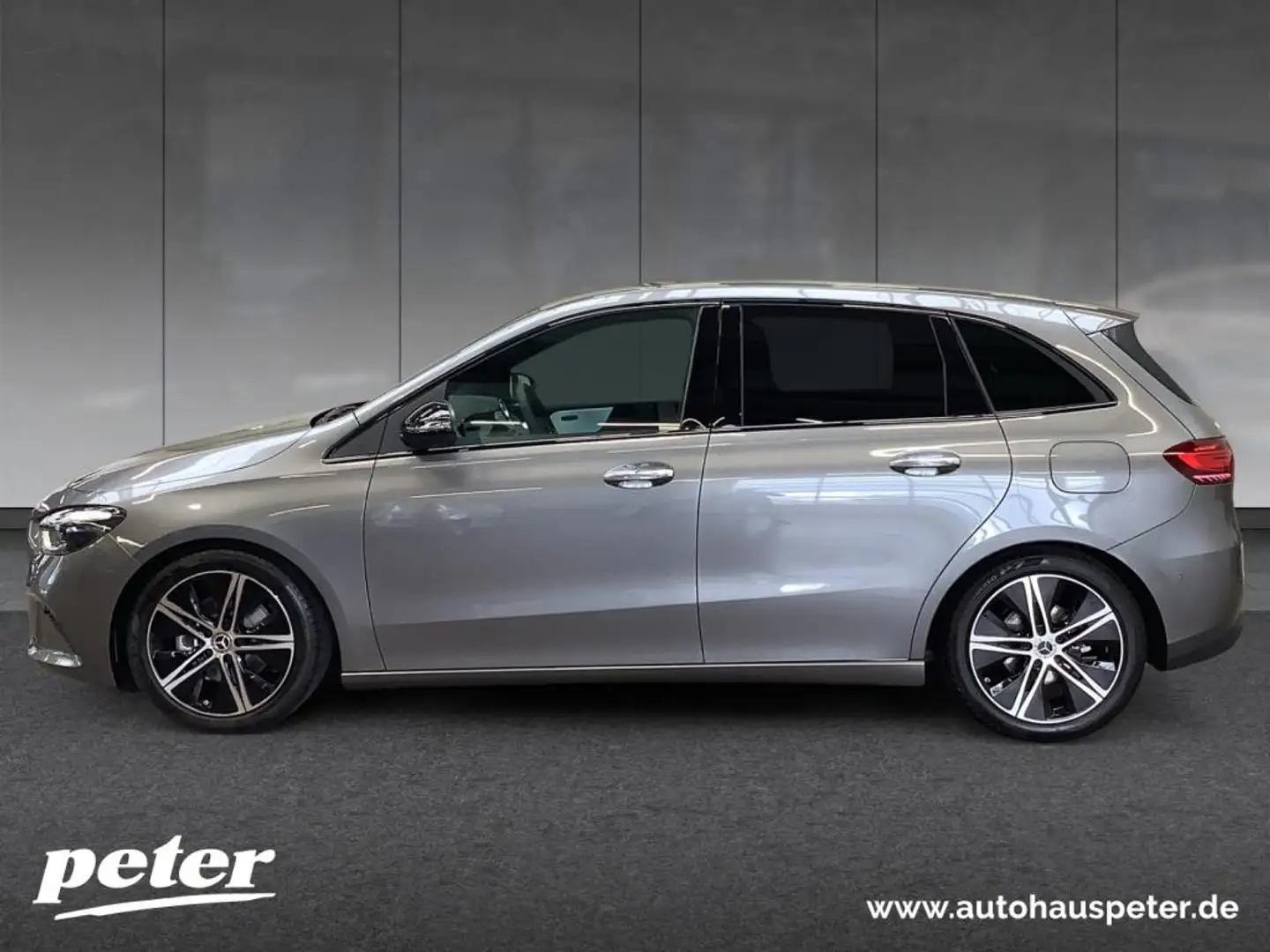 Mercedes-Benz B 200 d PROGRESSIVE+MULTIEBAM+KEYLESS+EASY-PACK Grijs - 2