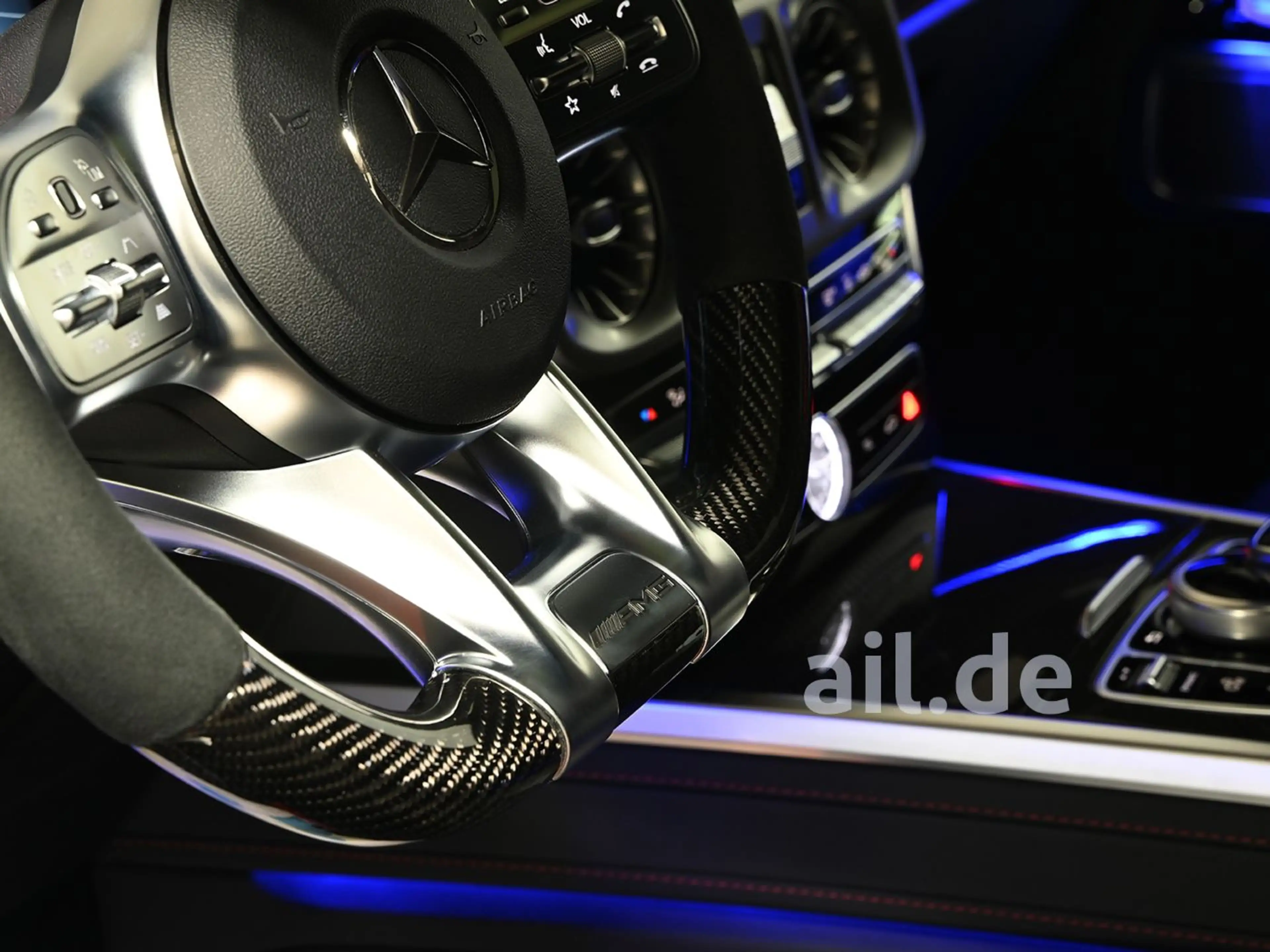 Mercedes-Benz G 63 AMG Carbon LED AHK Navi Sportausp. 360 — photo 4