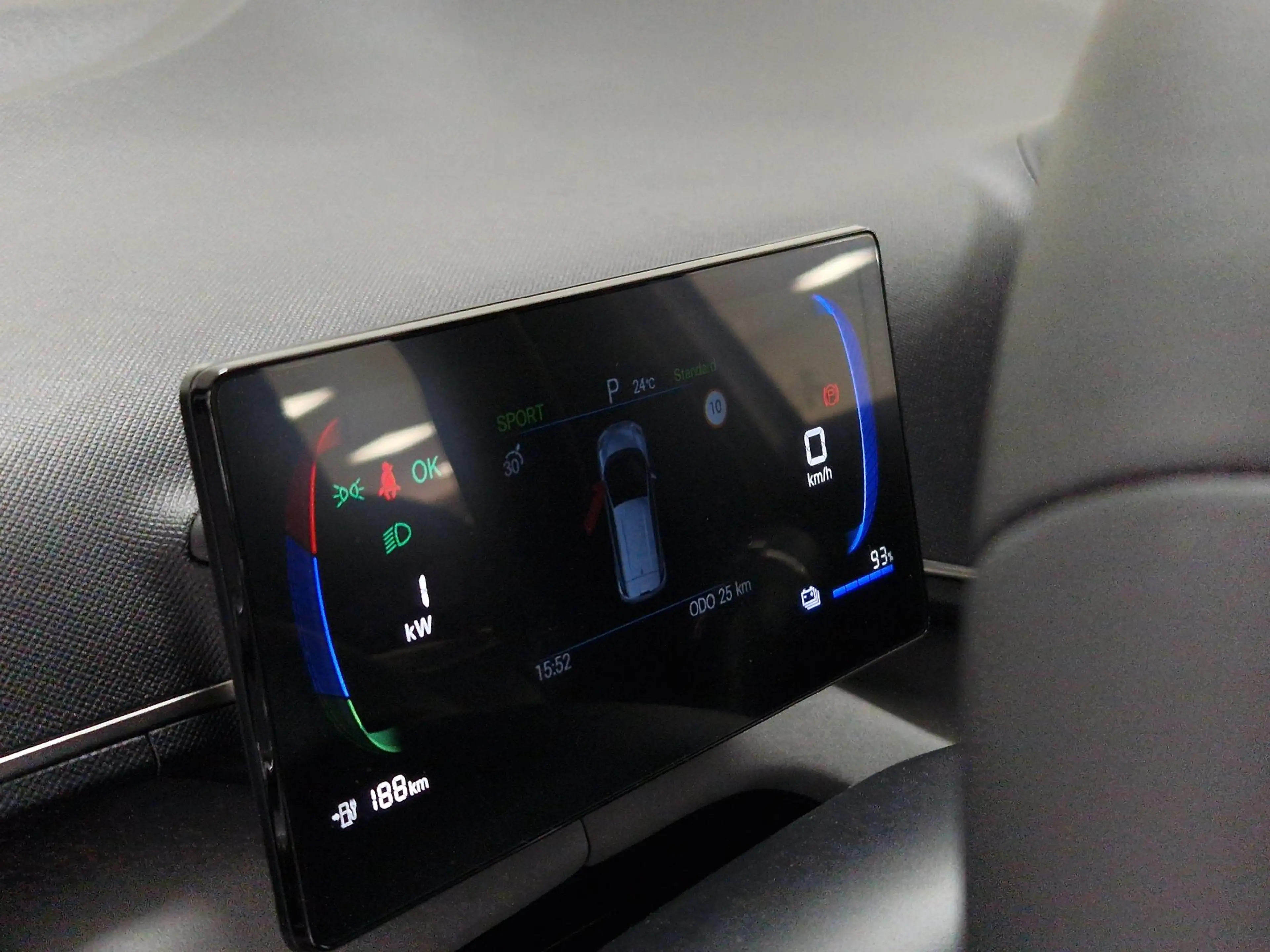 BYD Dolphin Surf Active 30 kWh Camera l Apple Carplay l Android Aut — photo 17