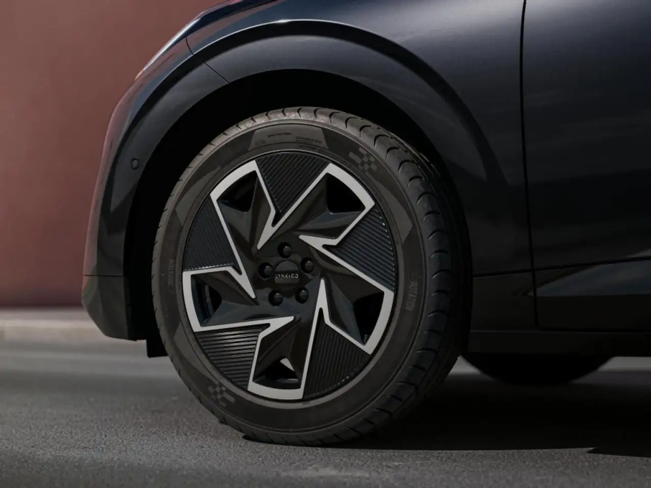 Lynk & Co 02