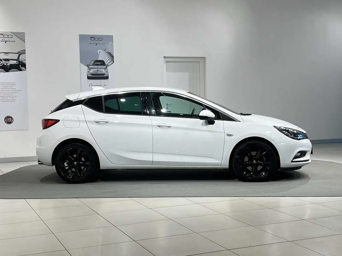 Opel Astra 1.6 Turbo SHT 200CV Start&Stop 5 porte Innovation Bianco - 2