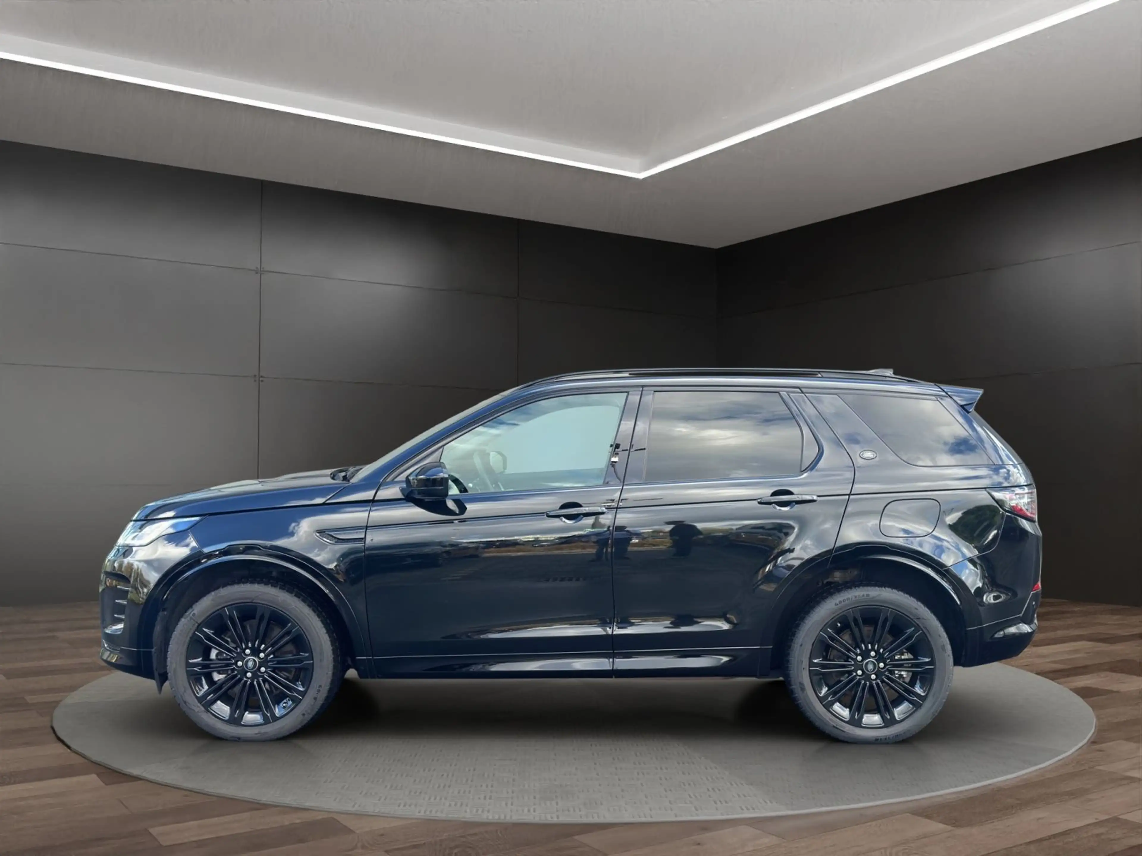 Land Rover Discovery Sport 1.5 Plug-in Hybrid P270e Dynamic — photo 10