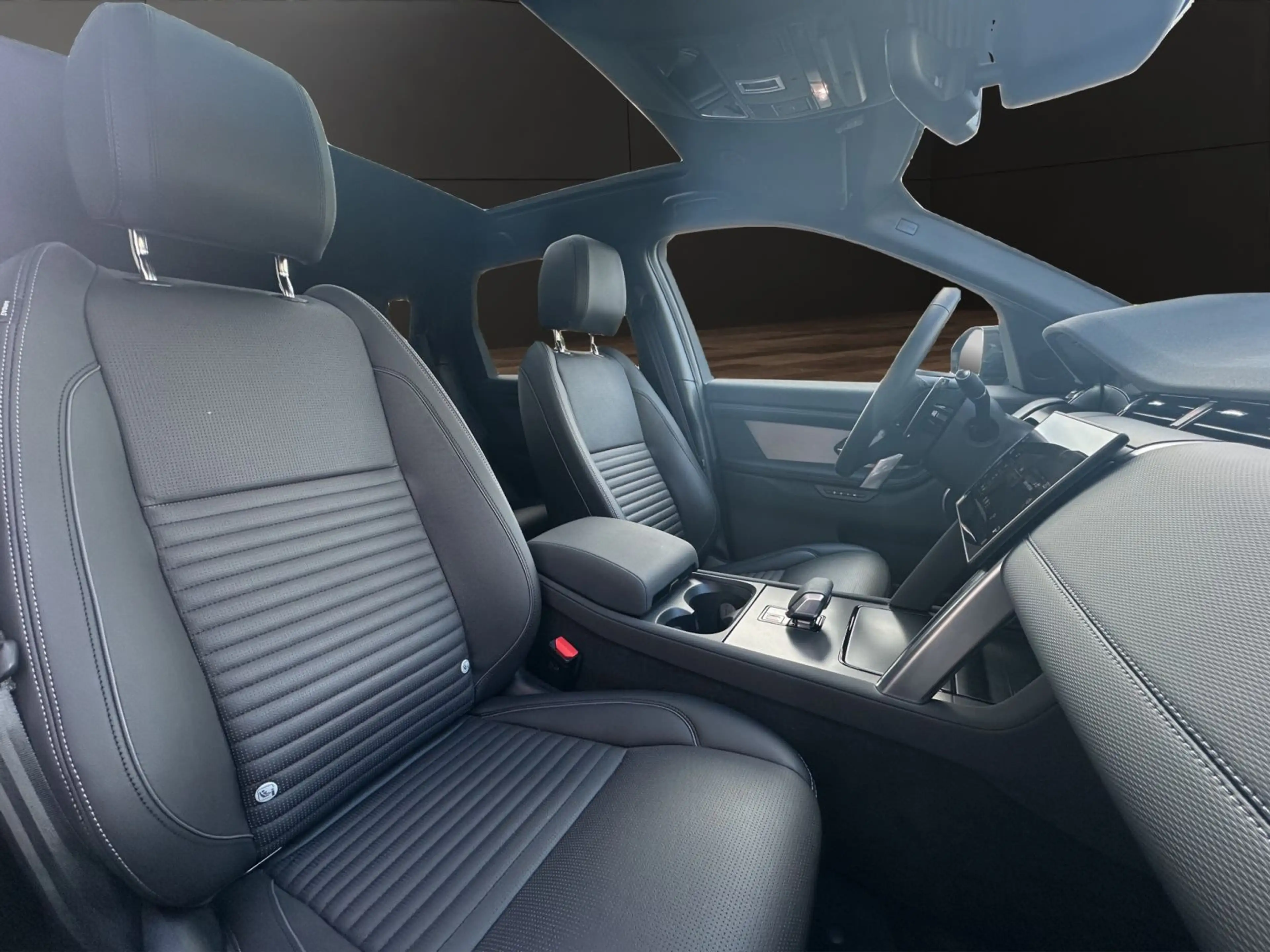 Land Rover Discovery Sport 1.5 Plug-in Hybrid P270e Dynamic — photo 6