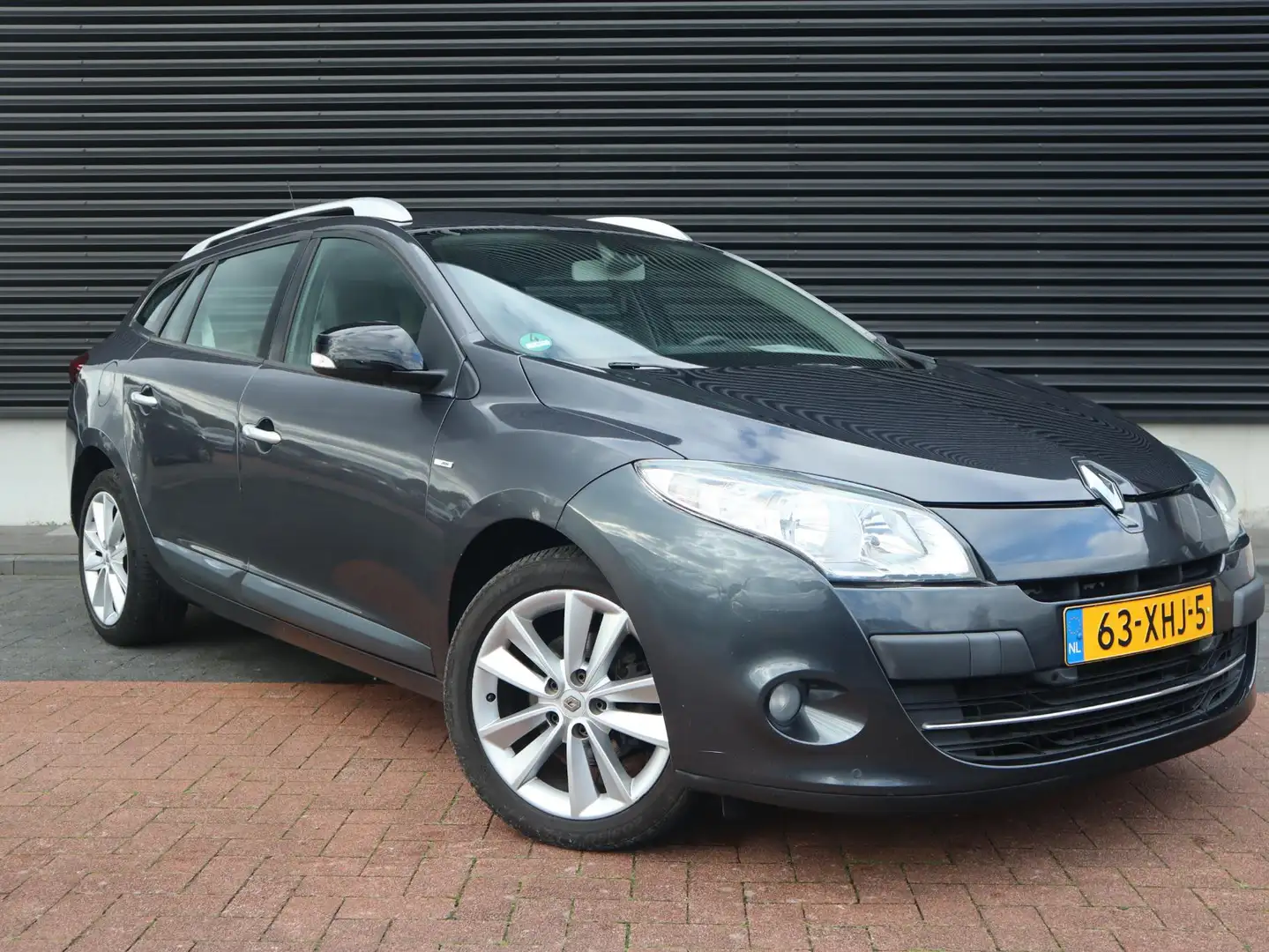 Renault Megane Estate 1.4 TCe Bose | Clima | Cruise | Navi | Lede Gris - 2