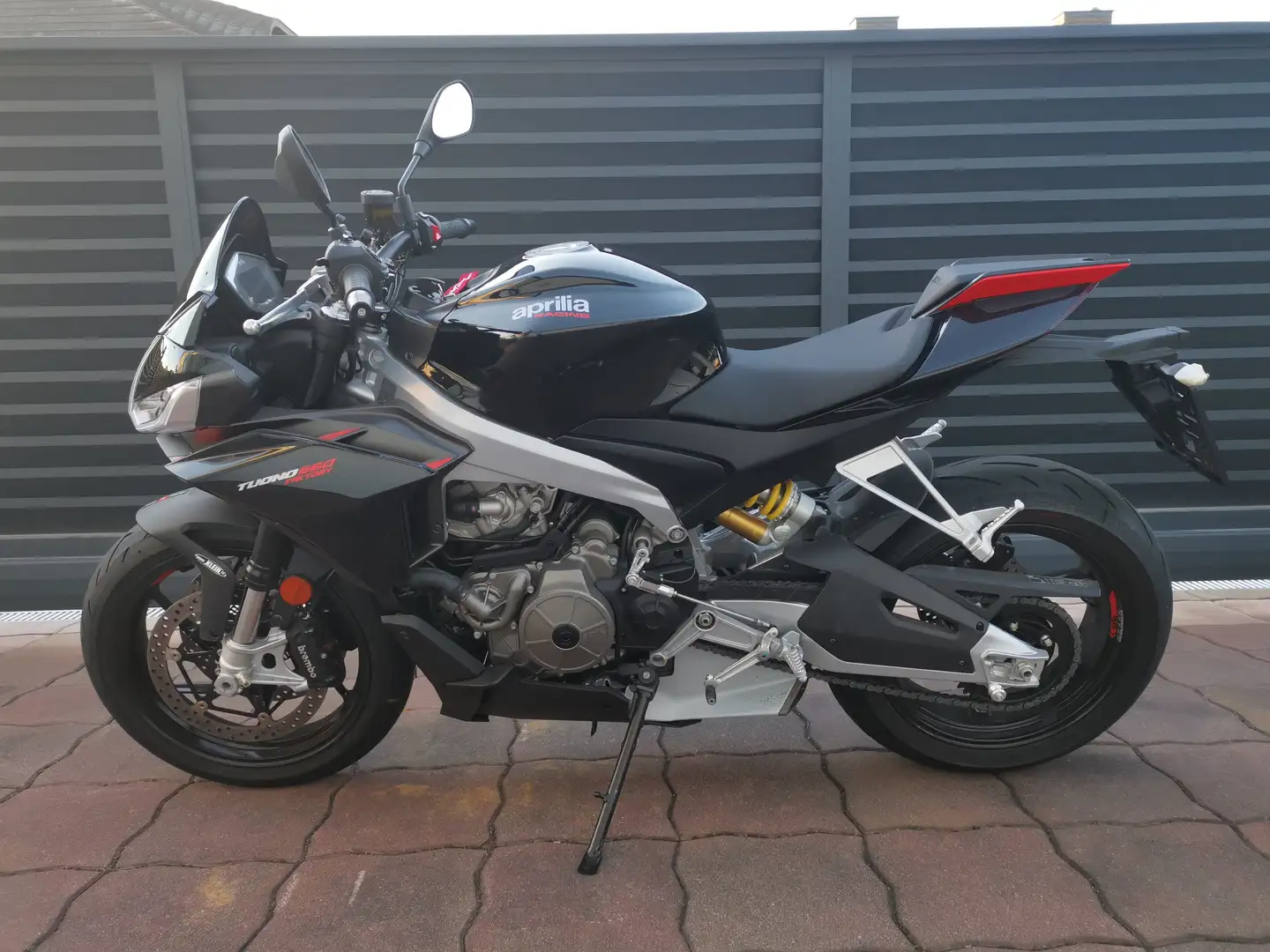Aprilia Tuono Tuono 660 Factory Schwarz - 1