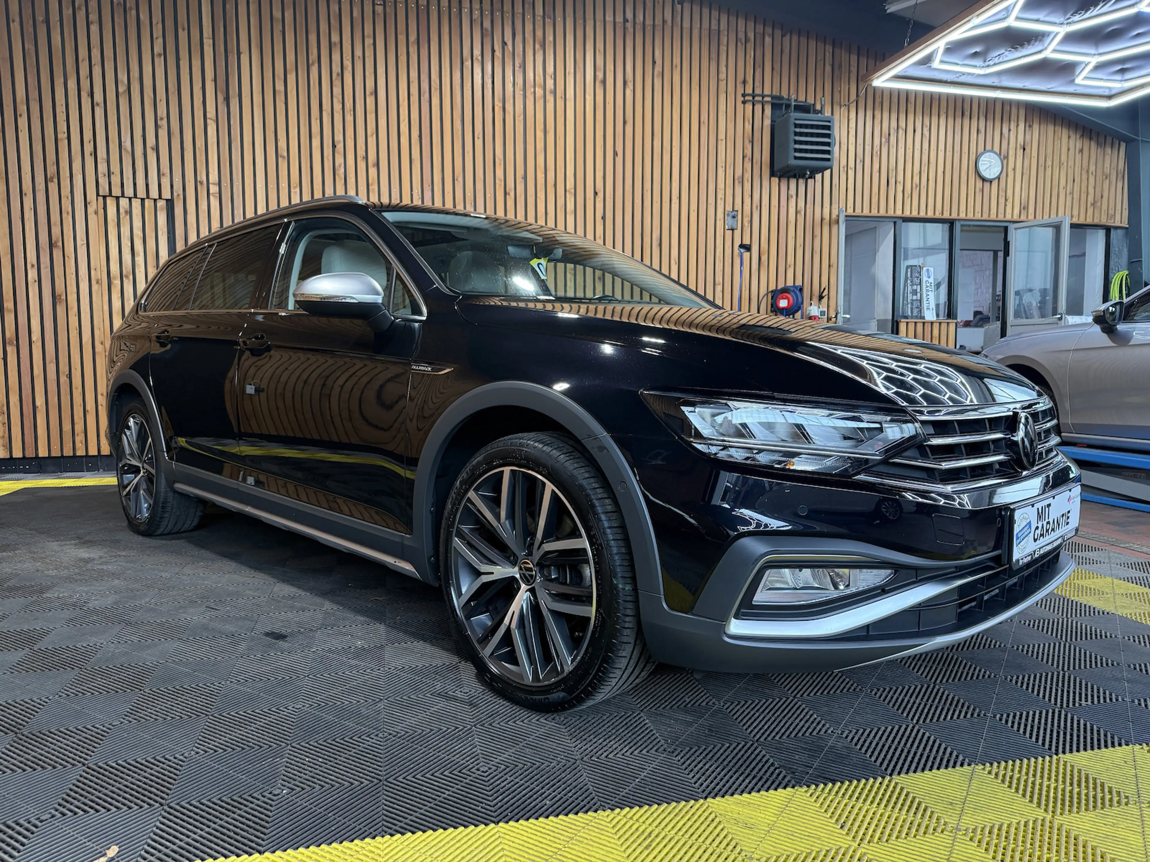 Volkswagen Passat Alltrack 2,0 TDI 4M DSG Navi*360*Pano*AHK — photo 4