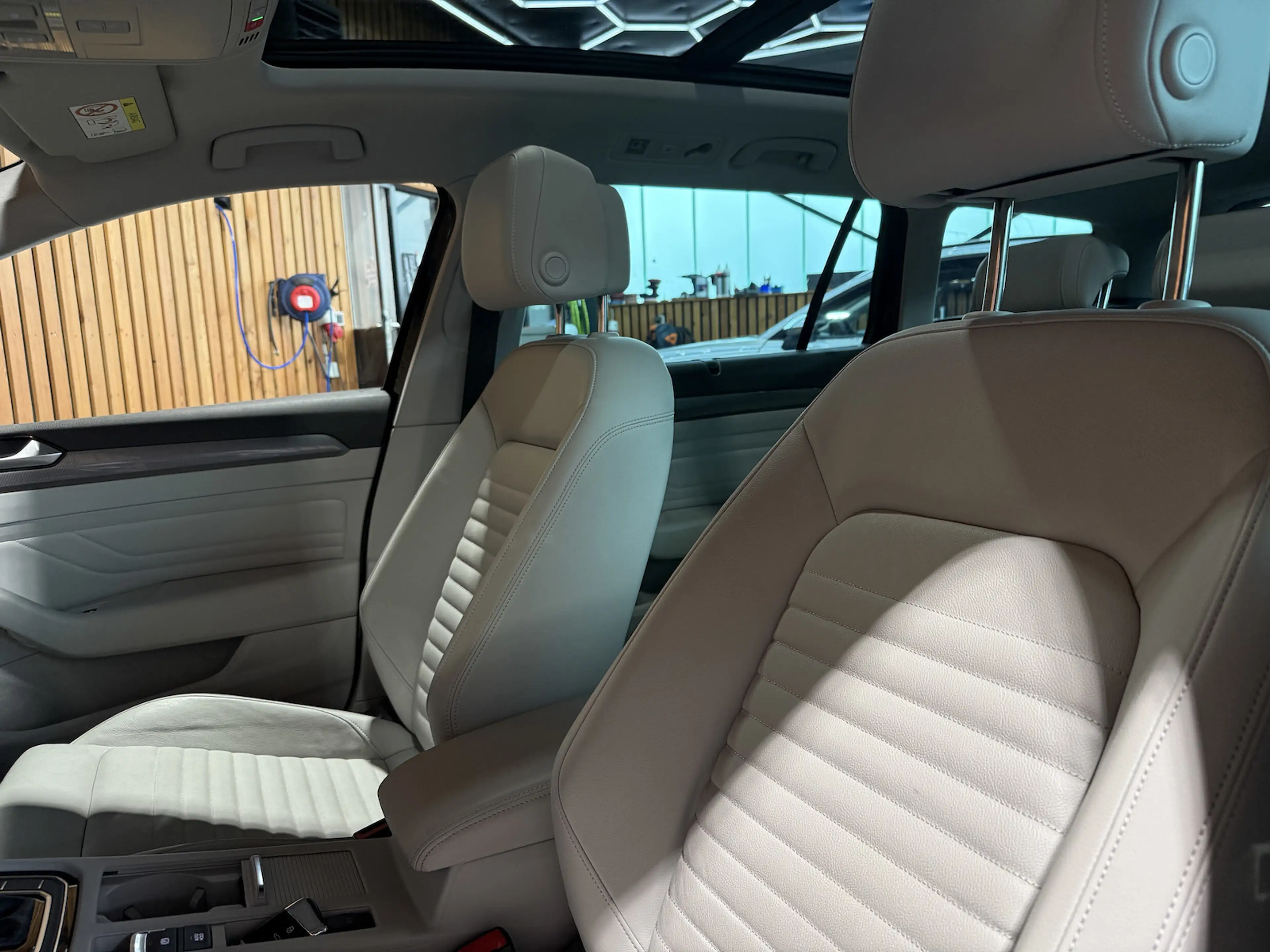 Volkswagen Passat Alltrack 2,0 TDI 4M DSG Navi*360*Pano*AHK — photo 13