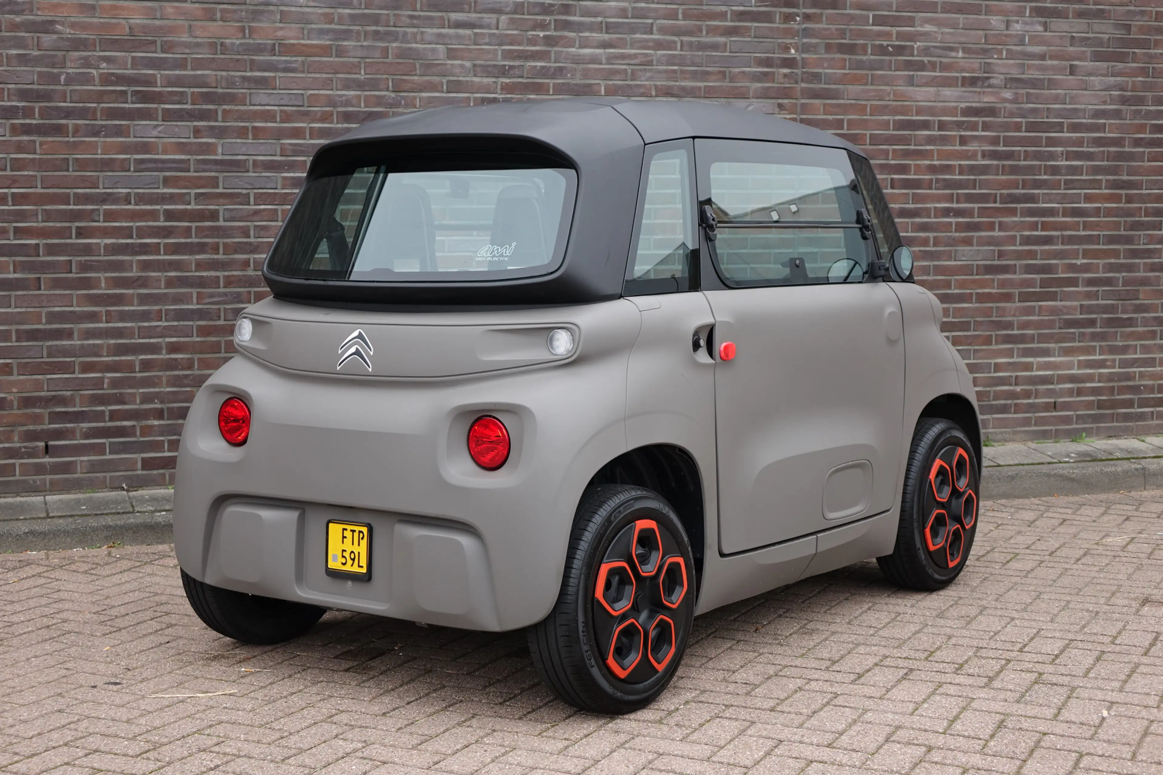Citroen Ami Brommobiel MY Colour Nieuwstaat Brommobiel, mokka — photo 5