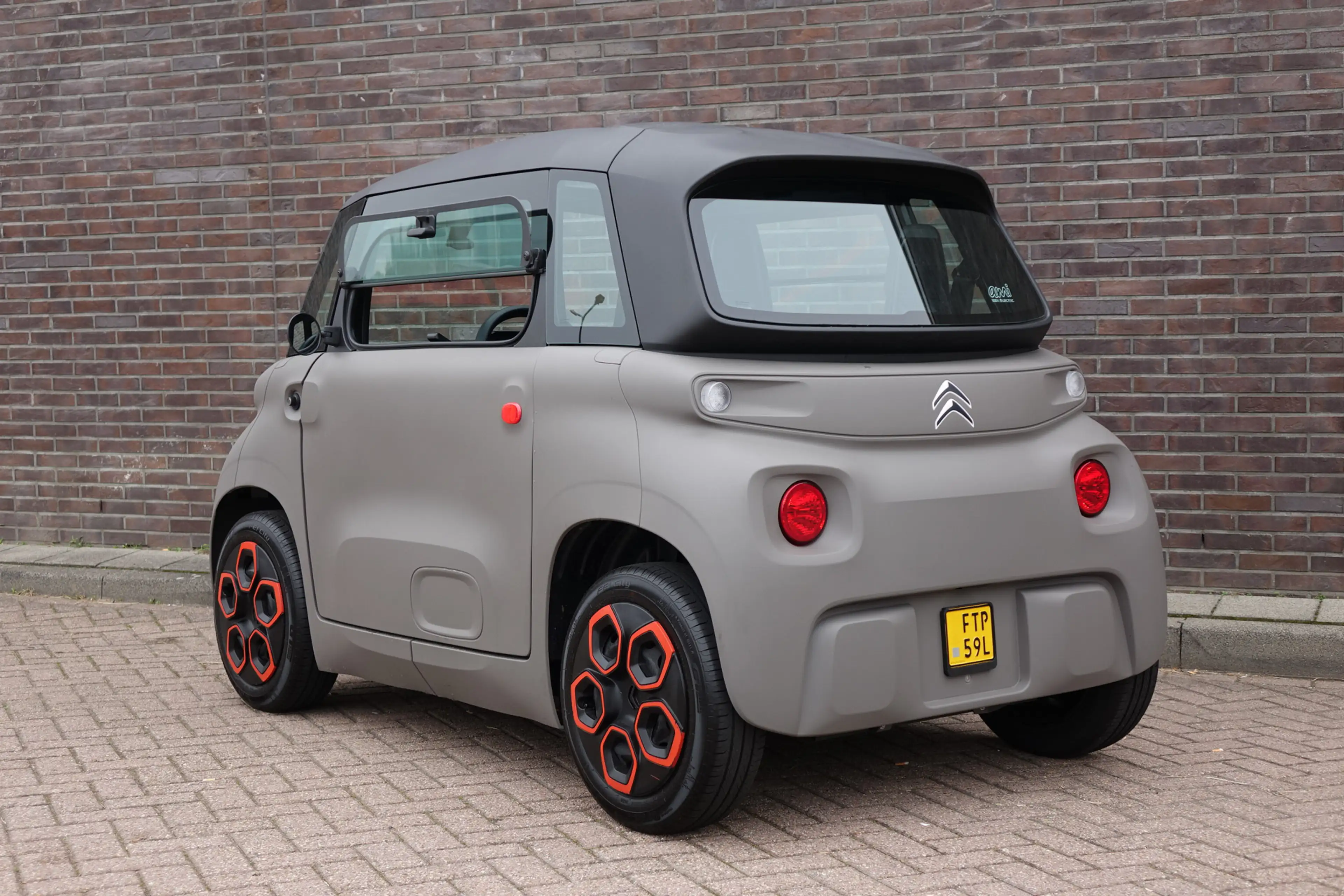 Citroen Ami Brommobiel MY Colour Nieuwstaat Brommobiel, mokka — photo 6