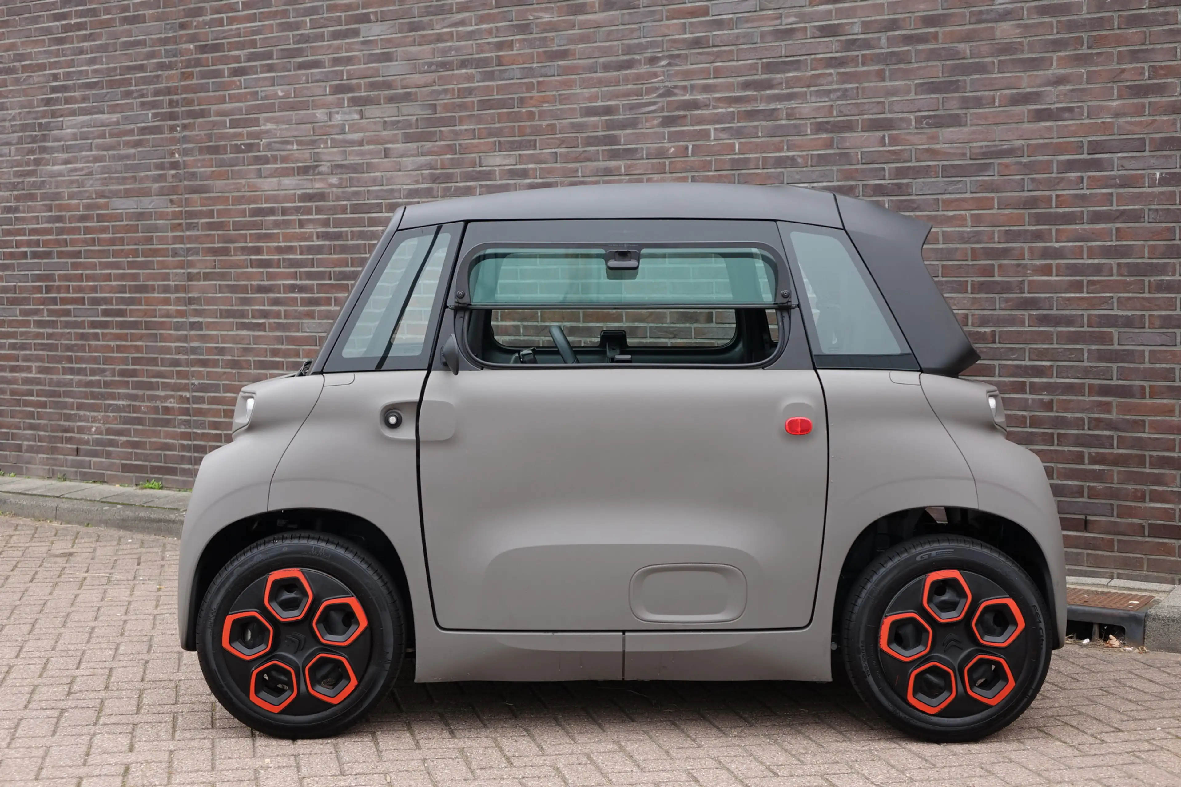 Citroen Ami Brommobiel MY Colour Nieuwstaat Brommobiel, mokka — photo 3
