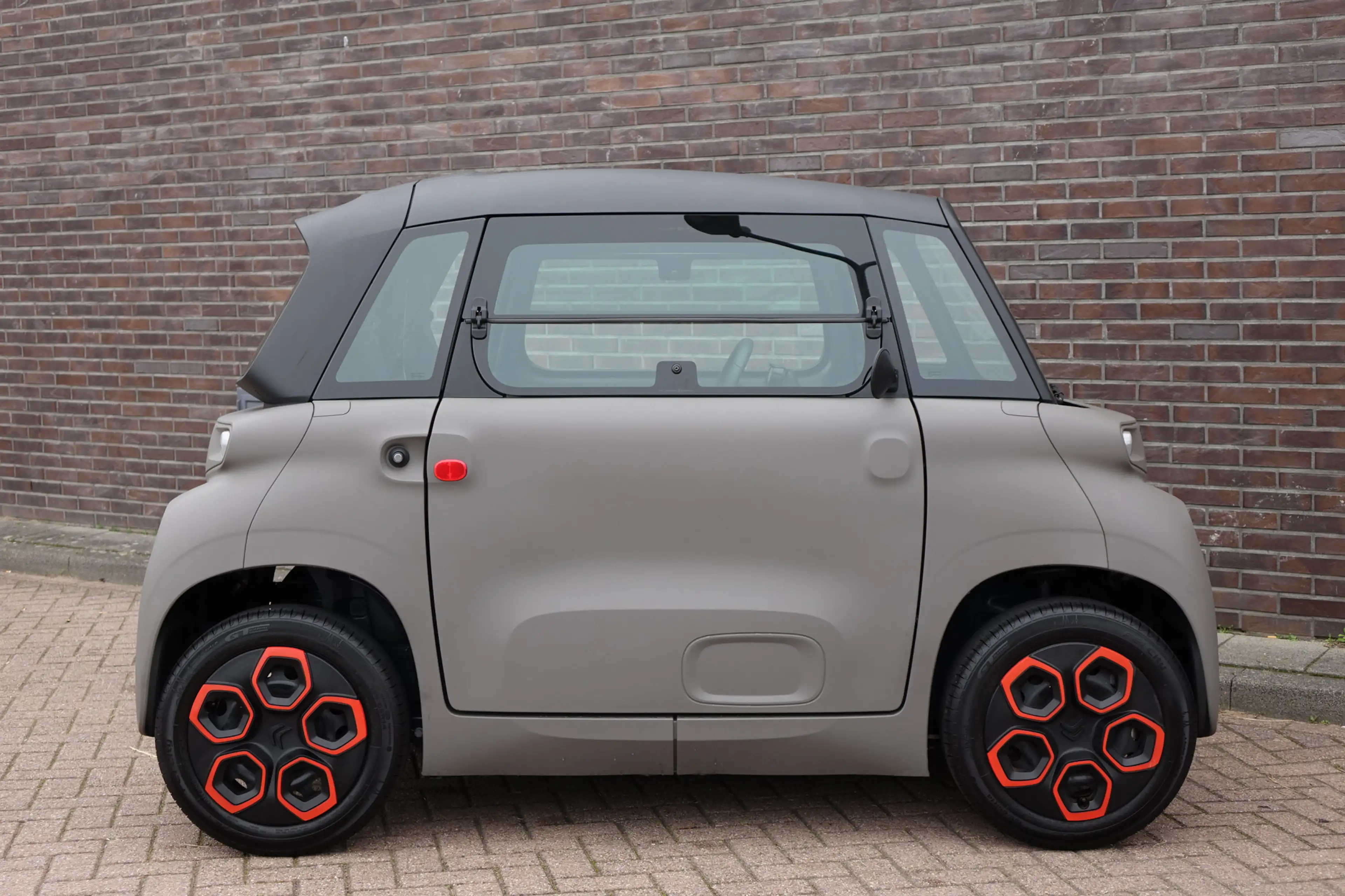 Citroen Ami Brommobiel MY Colour Nieuwstaat Brommobiel, mokka — photo 4