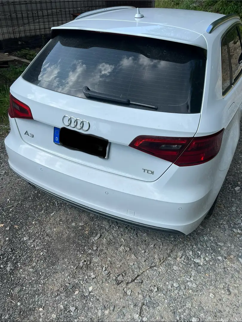 Audi A3 1.6 TDI Sportback (clean diesel) S line Sportpaket Weiß - 2