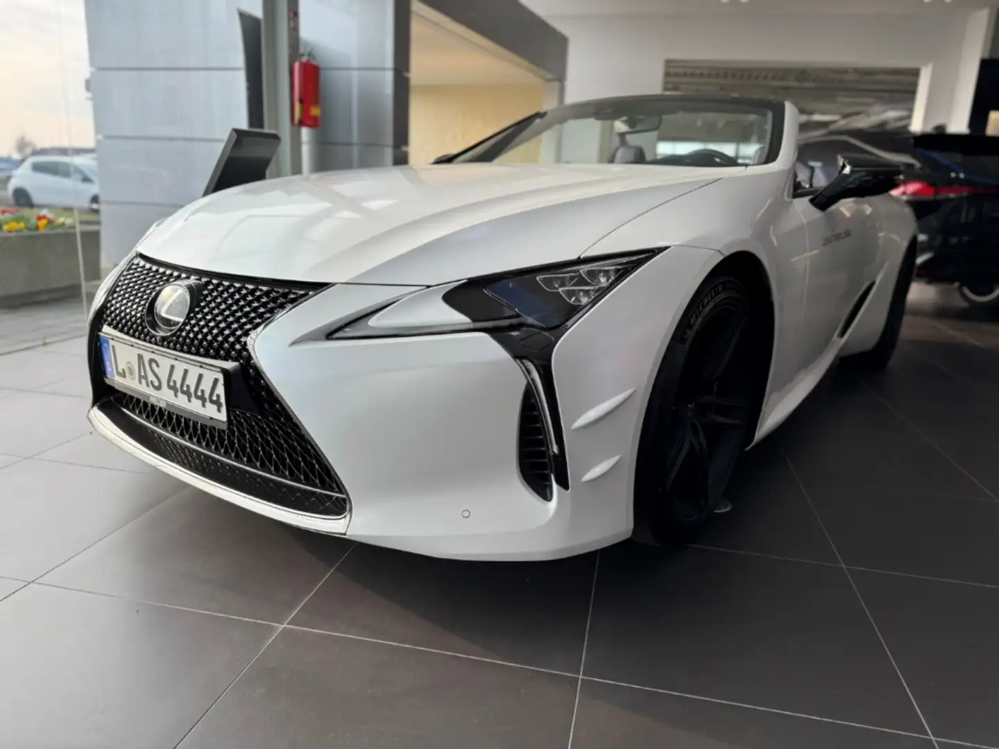 Lexus LC 500 Cabriolet Ultimate Edition *360*HUD*LED* Bílá - 1
