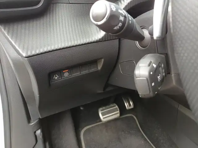 Peugeot 2008 view 14