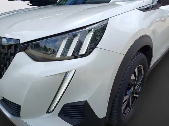 Peugeot 2008 view 9