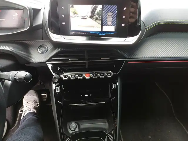 Peugeot 2008 view 12