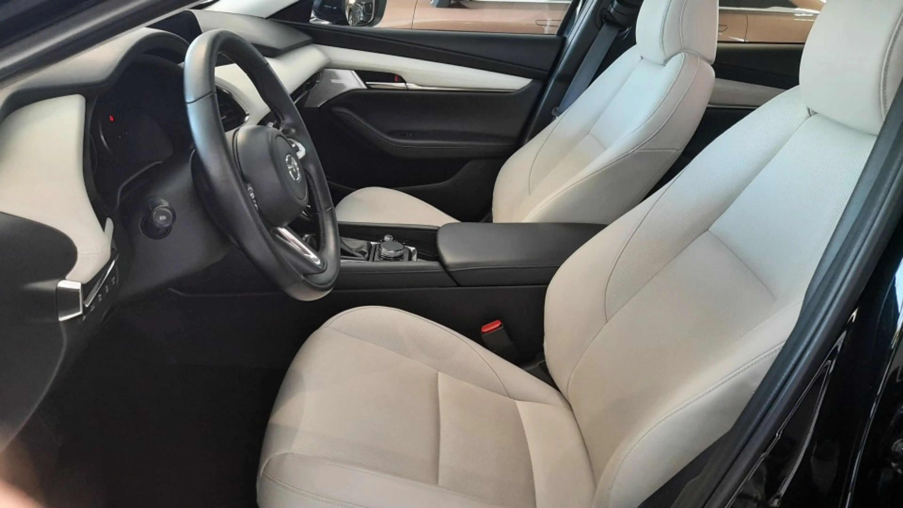 Mazda 3 SKYACTIV-X 2.0 M Hybrid Selection *Premium*Leder*N — photo 6