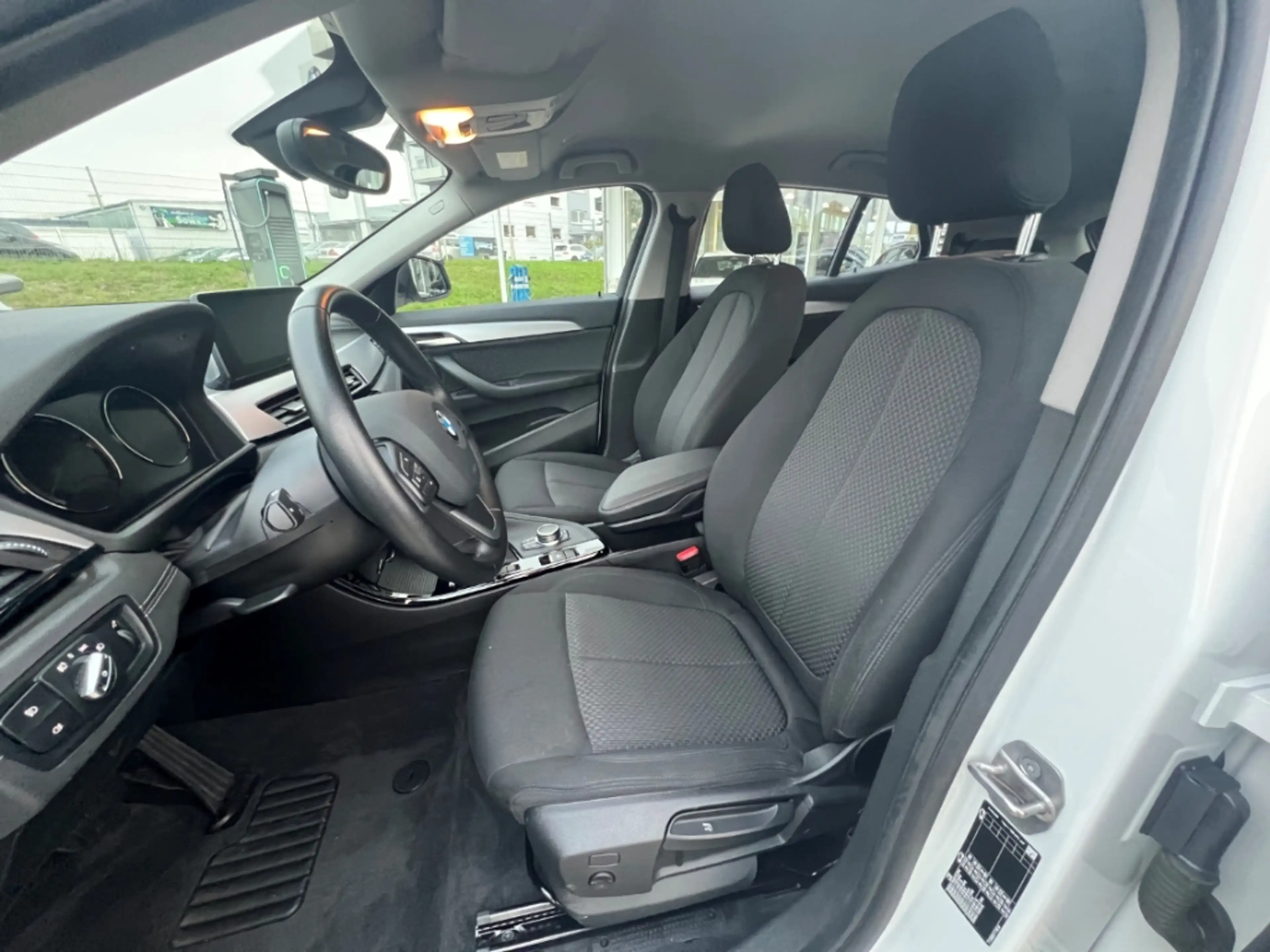 BMW X2 sDrive20iA HUD AHK-abnehmbar AHK Navi LED El. Heck — photo 14