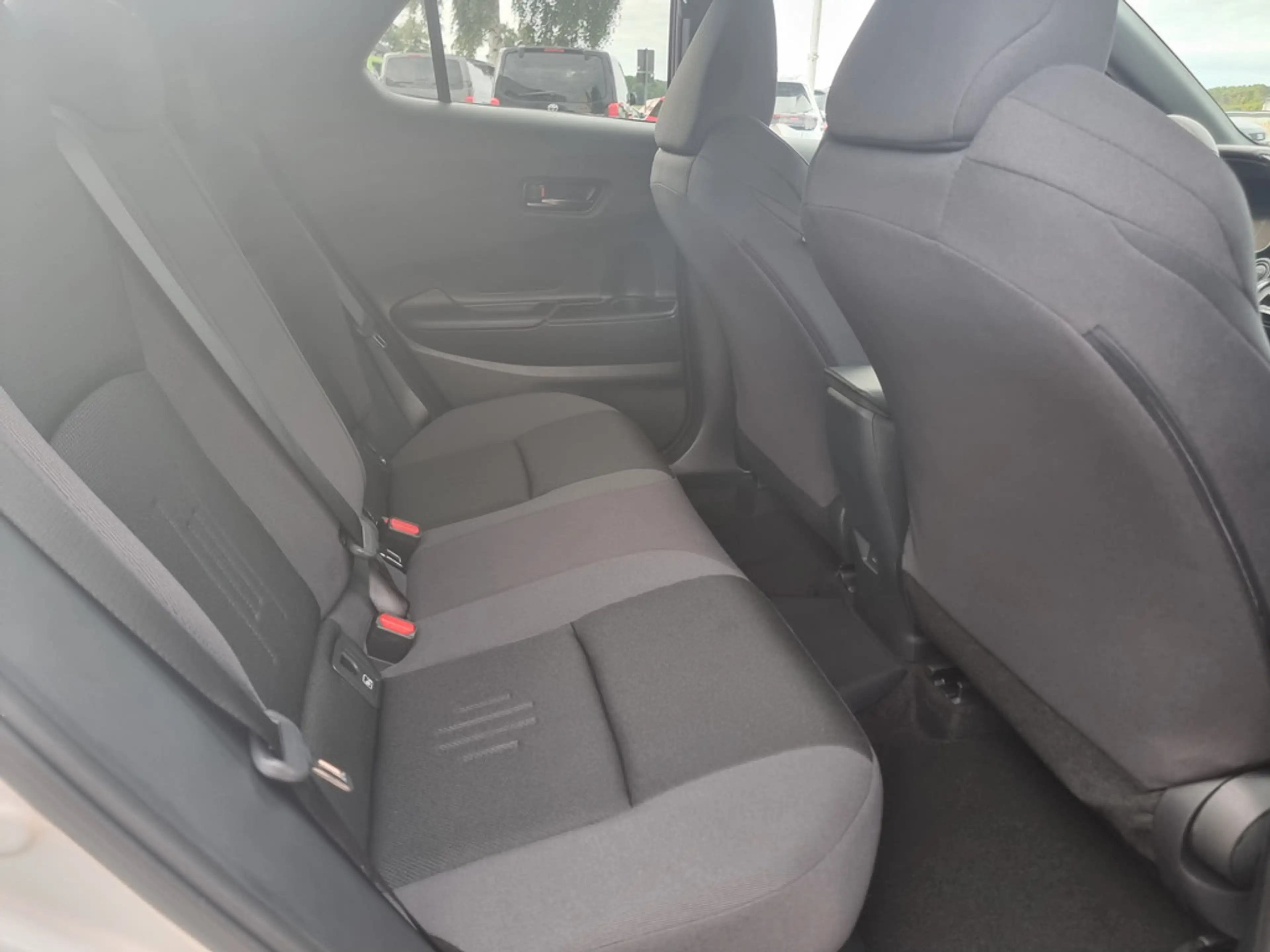 Toyota C-HR 2.0 Plug-In Hybrid FWD Teamplayer — photo 11
