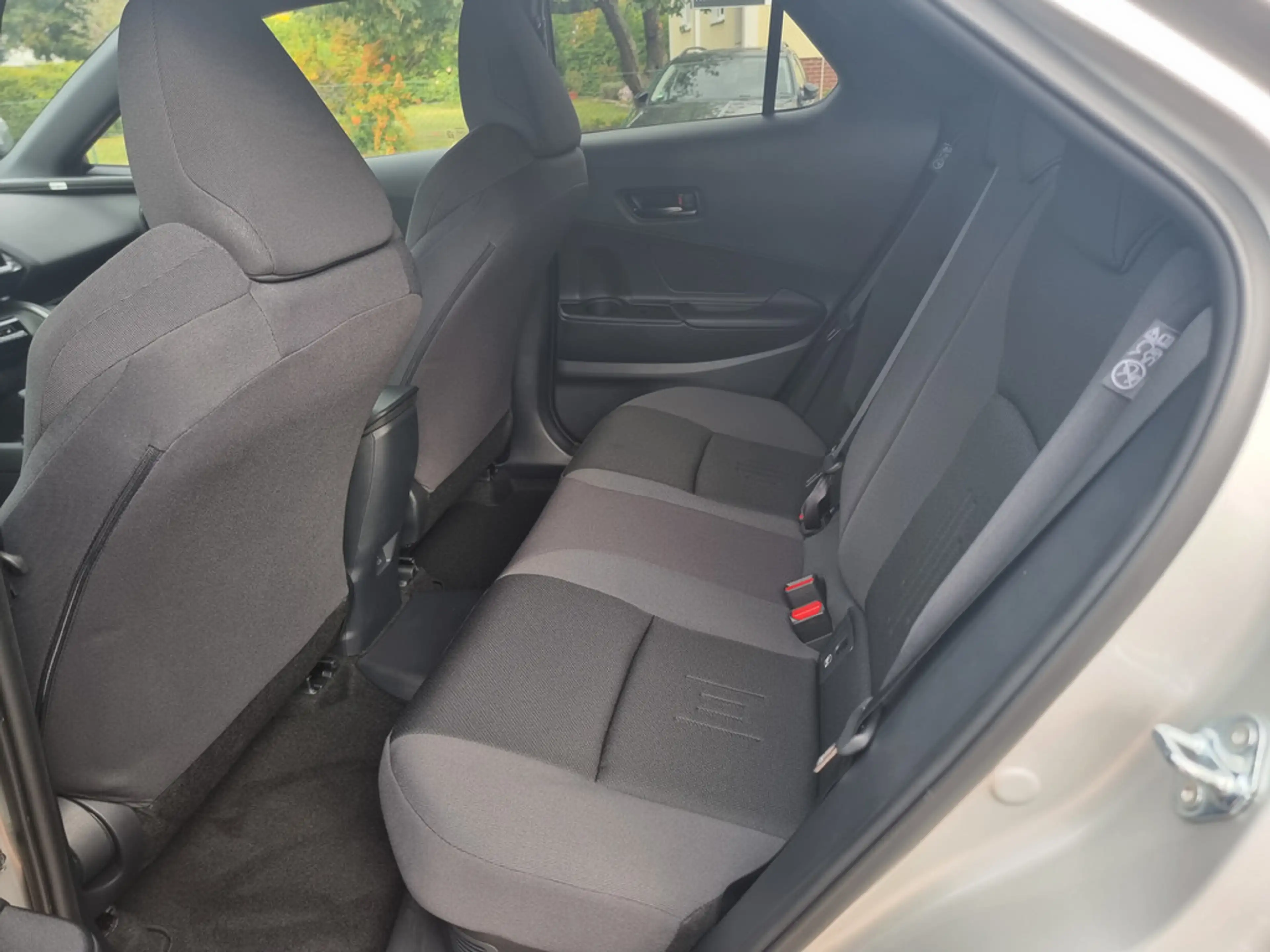Toyota C-HR 2.0 Plug-In Hybrid FWD Teamplayer — photo 15