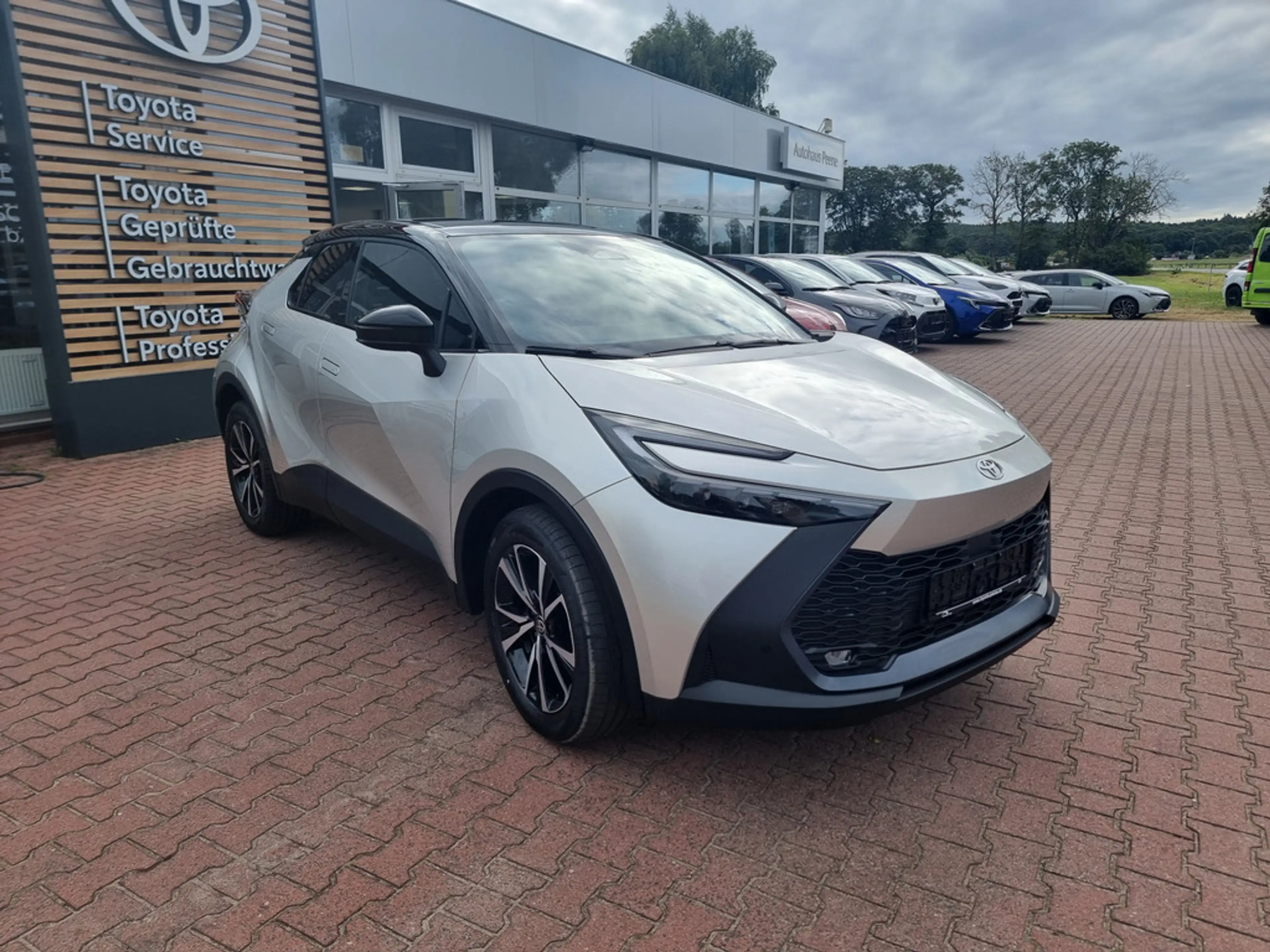 Toyota C-HR 2.0 Plug-In Hybrid FWD Teamplayer — photo 5