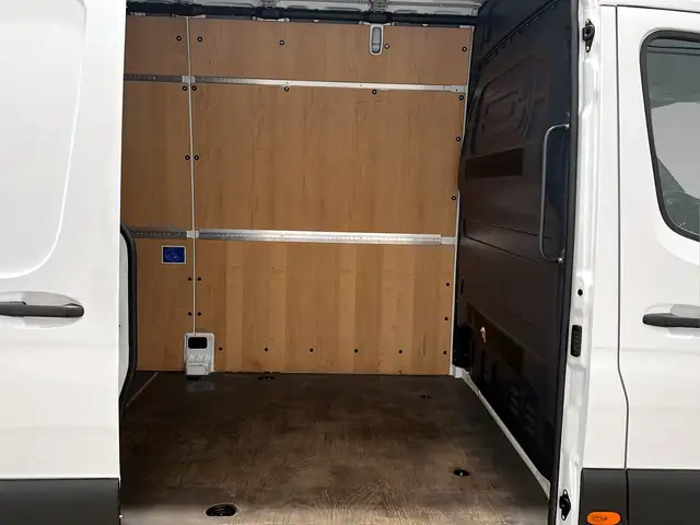 Mercedes-Benz Esprinter view 10