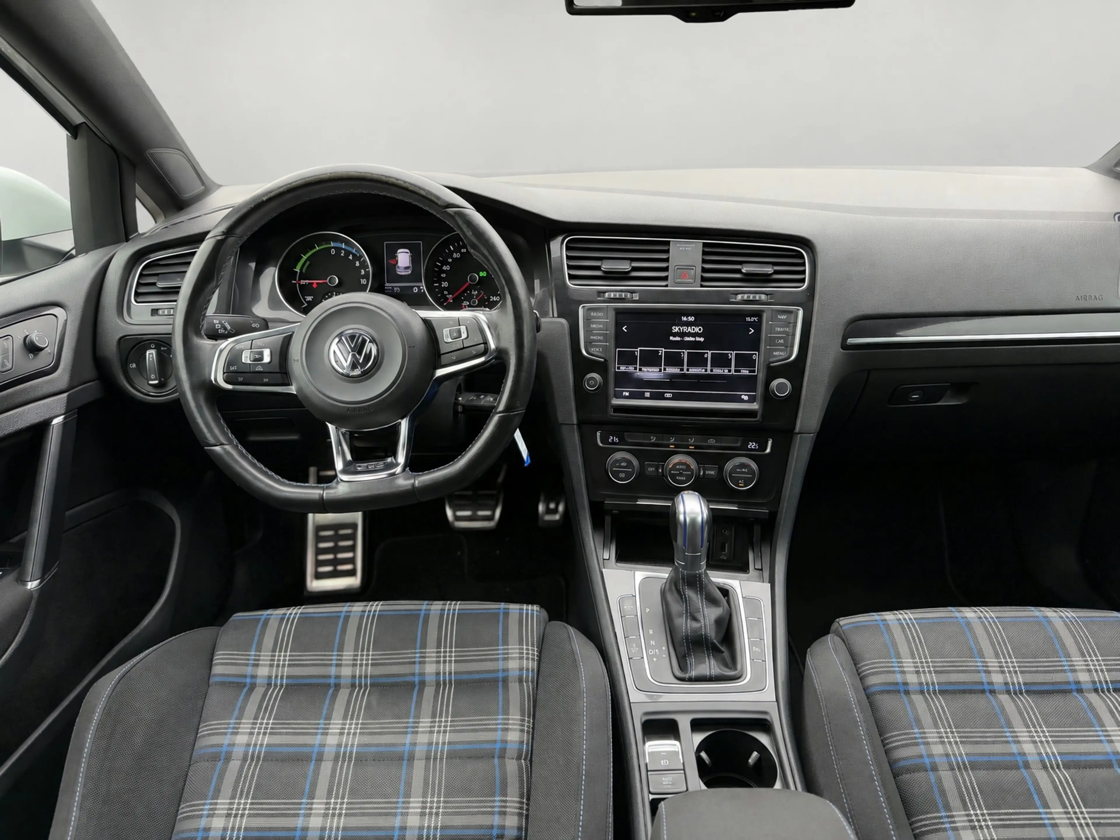 Volkswagen Golf GTE 1.4 TSI panoramadak, vele opties, Origineel NL aut — photo 2