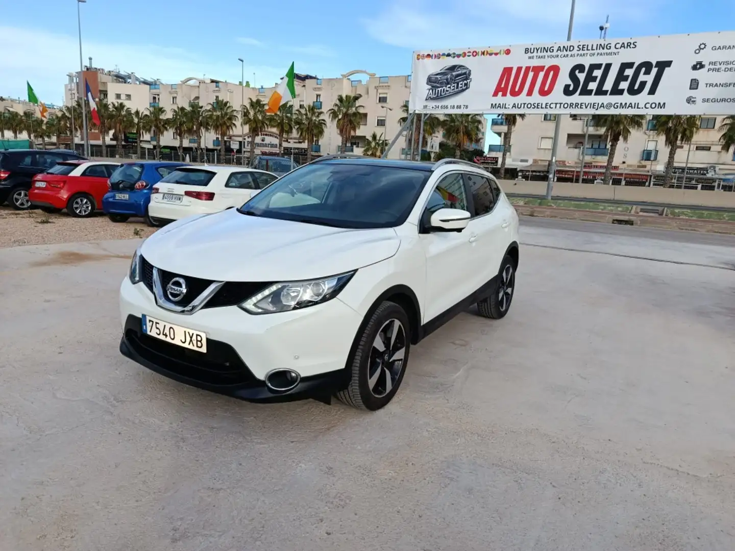 Nissan Qashqai 1.2 DIG-T Acenta 4x2 XTronic Weiß - 1