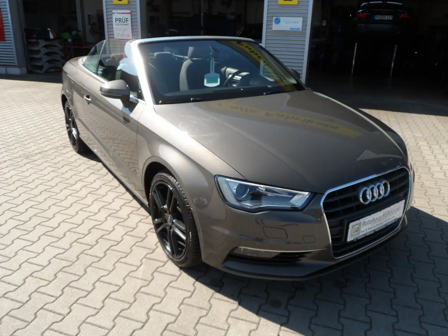 Audi A3 Cabriolet/s-tronic/LED/Navi/Top Ausstattung Grau - 2