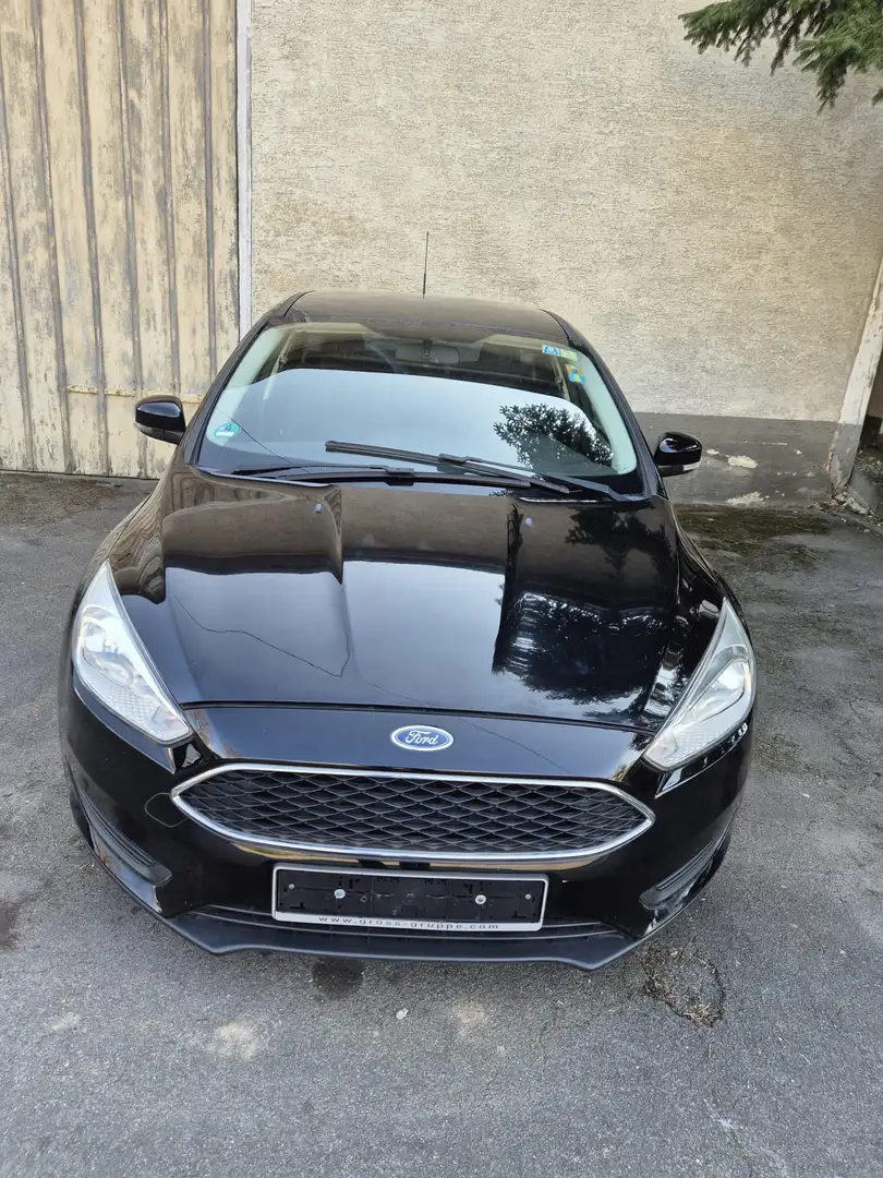 Ford Focus 1.0 Schwarz - 1