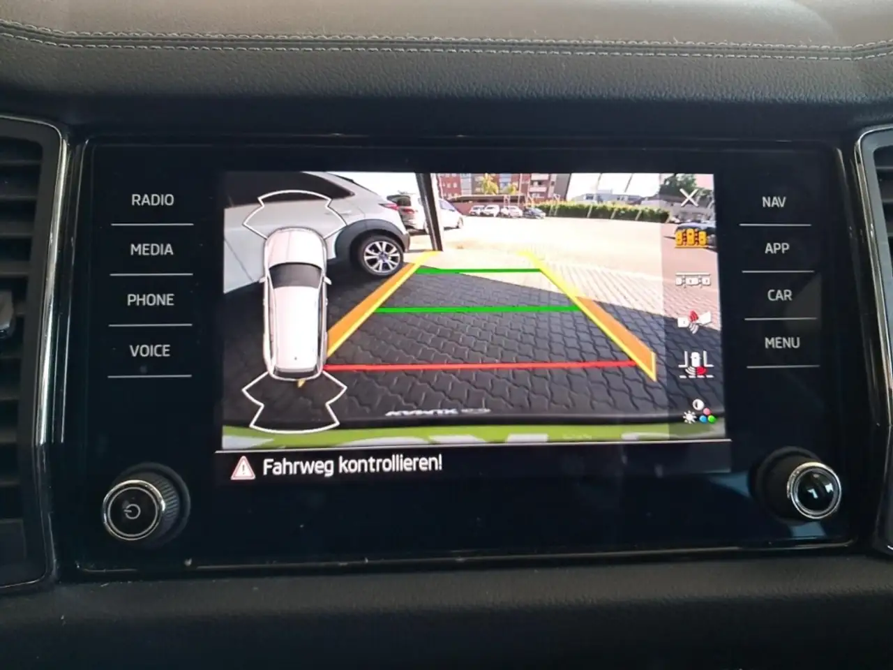 Skoda Kodiaq 1.5TSI DSG Style+LED+NAVI+PANO+7-SITZE, миниатюра 26