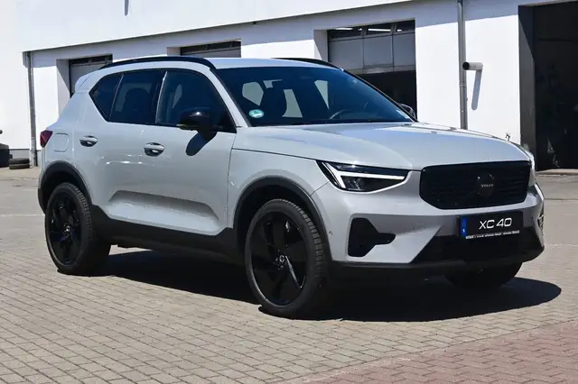 Volvo XC40 view 7