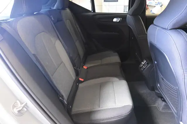 Volvo XC40 view 15