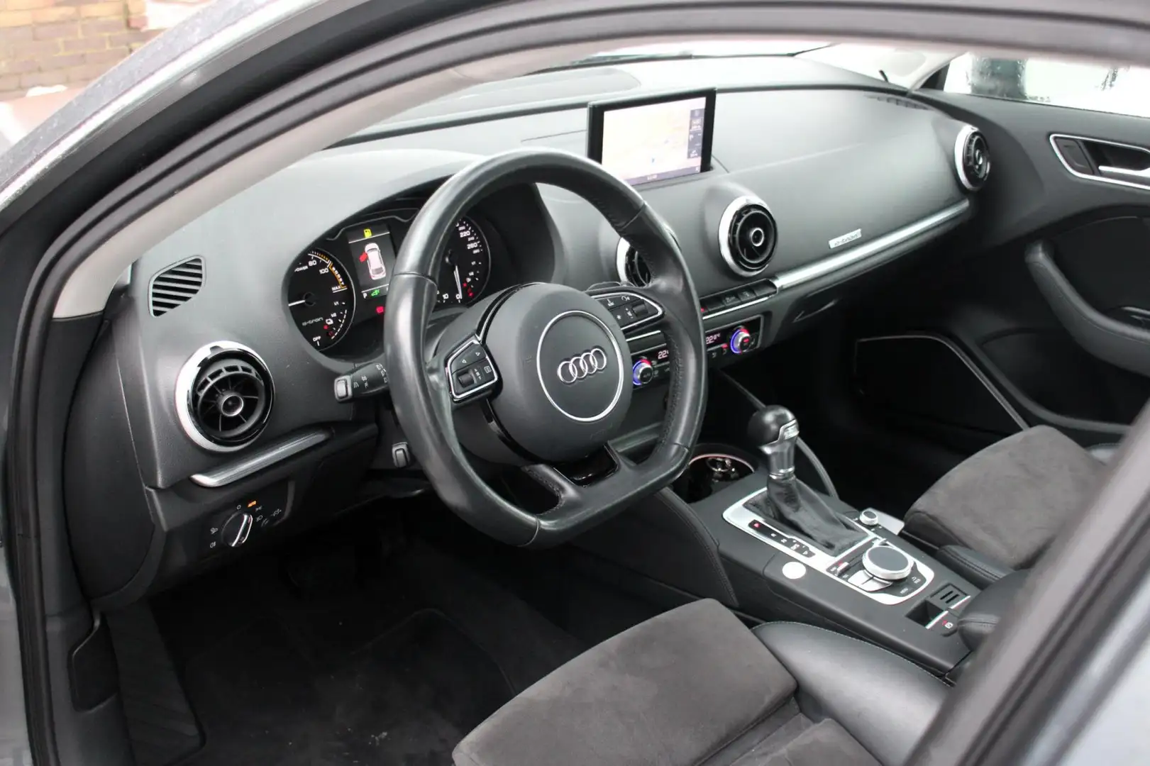 Audi A3 Sportback 1.4 e-tron PHEV | PANORAMADAK | ALCANTAR Grau - 2