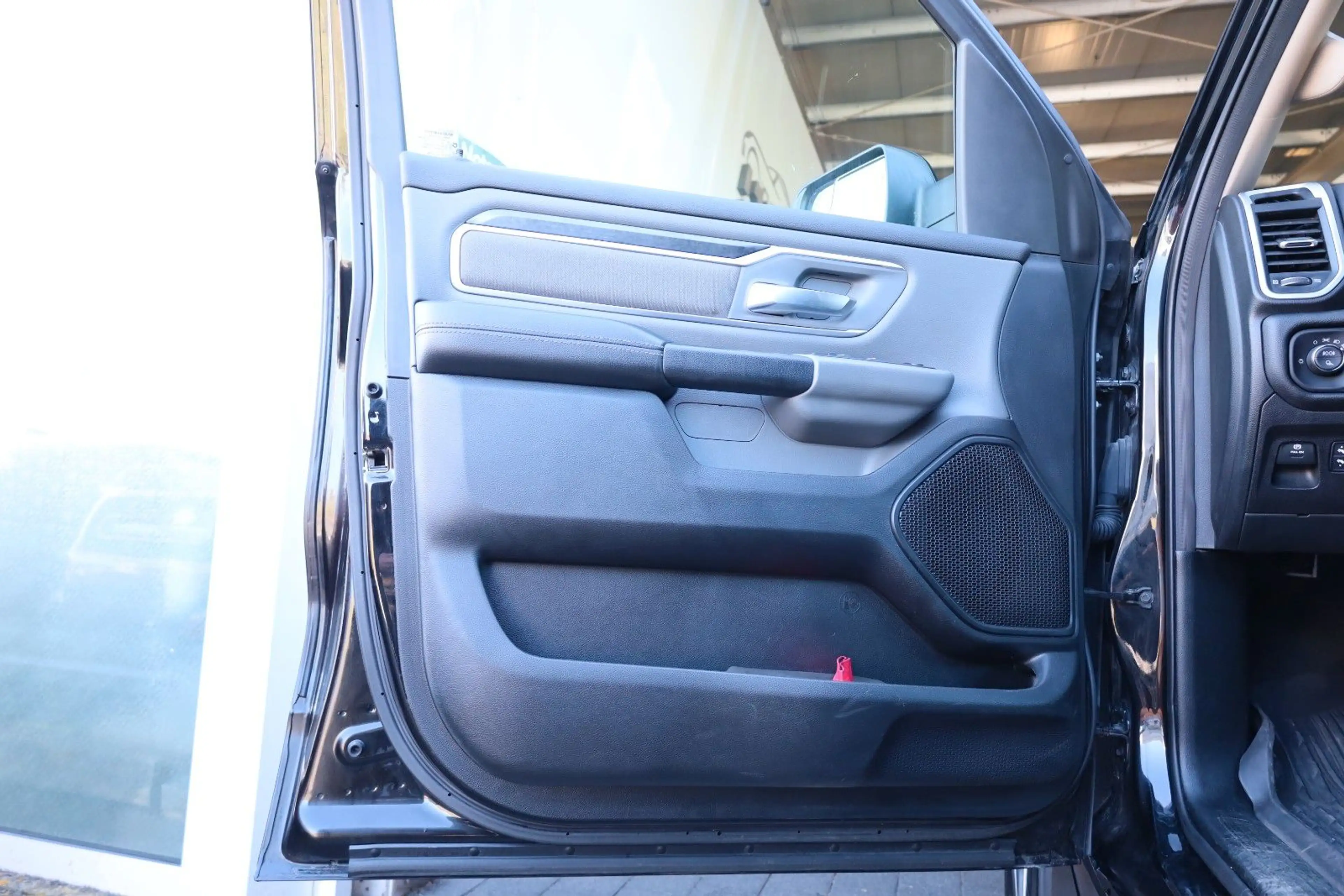 Dodge RAM 5.7 BigHorn LoneStar/BRCGAS/6-Sitz/SHZ/R20 — photo 9