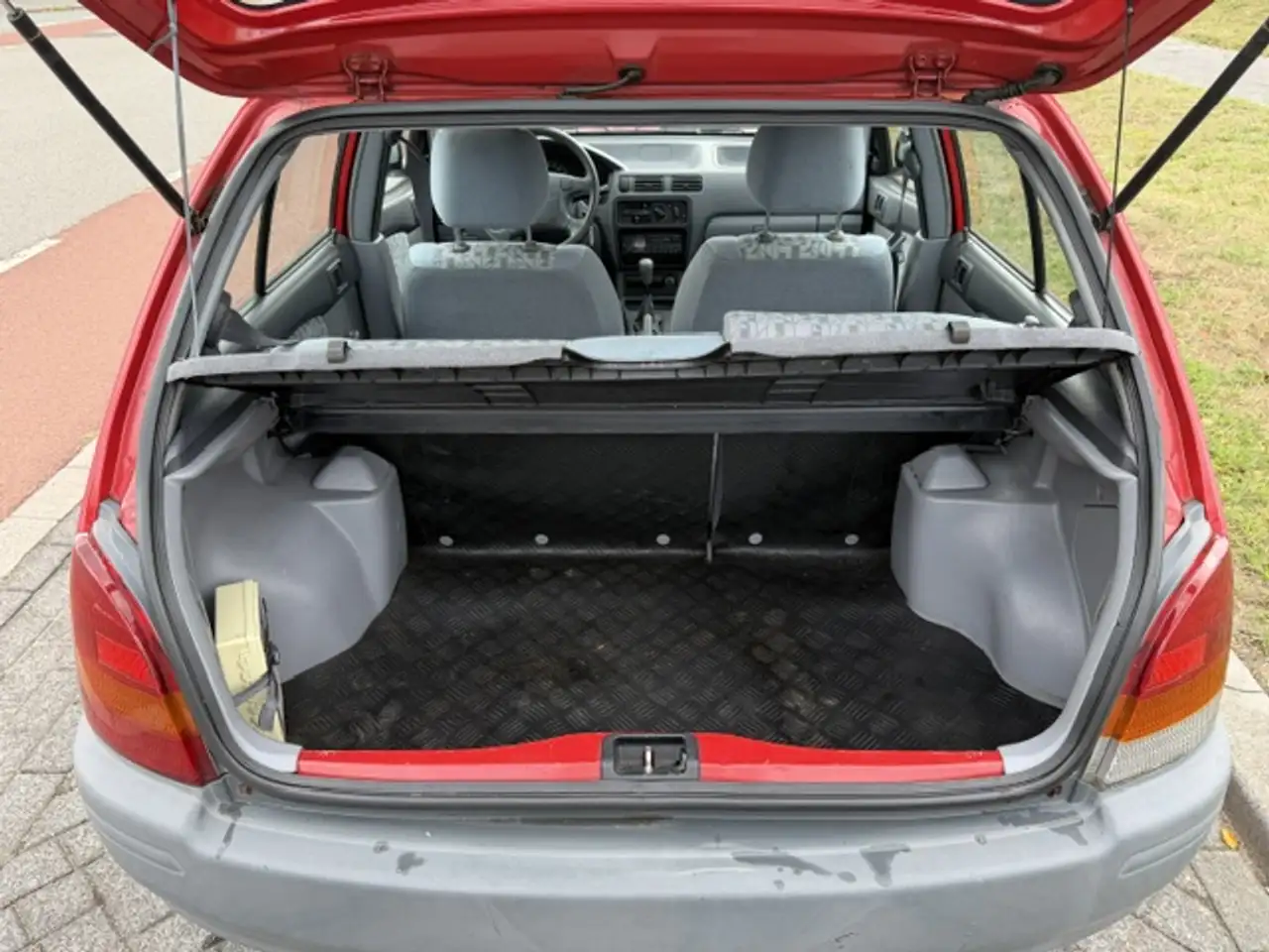Toyota Starlet 1.3-16V, foto 11