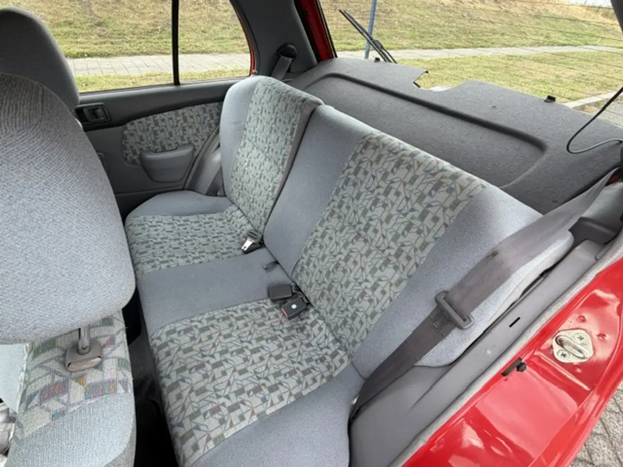 Toyota Starlet 1.3-16V, foto 4