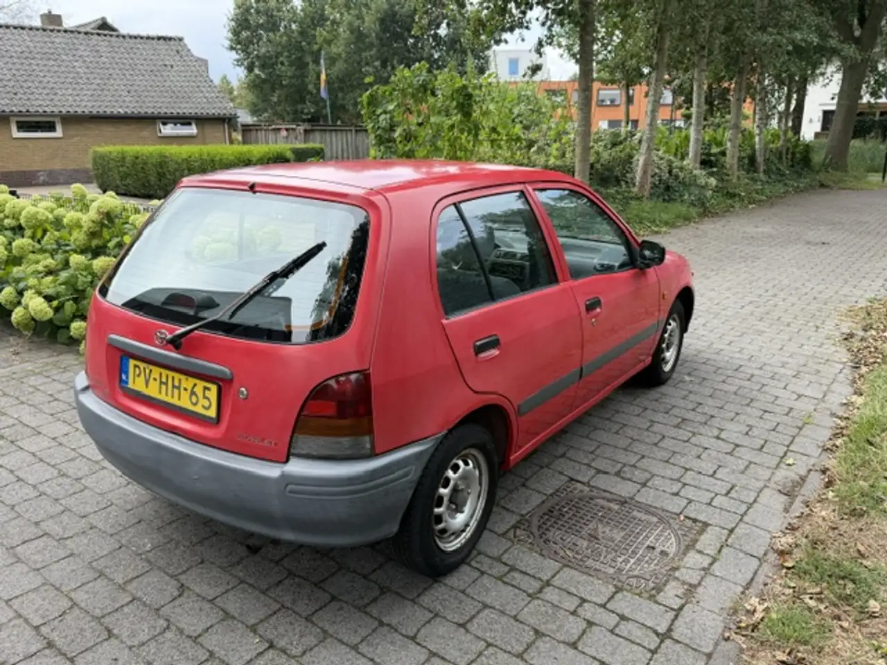 Toyota Starlet 1.3-16V, foto 3