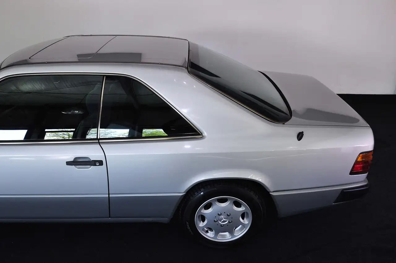 Mercedes-Benz 230 CE Coupe (C124/W124) ! Erst 056.260 km ! 1. Hand !, foto 4