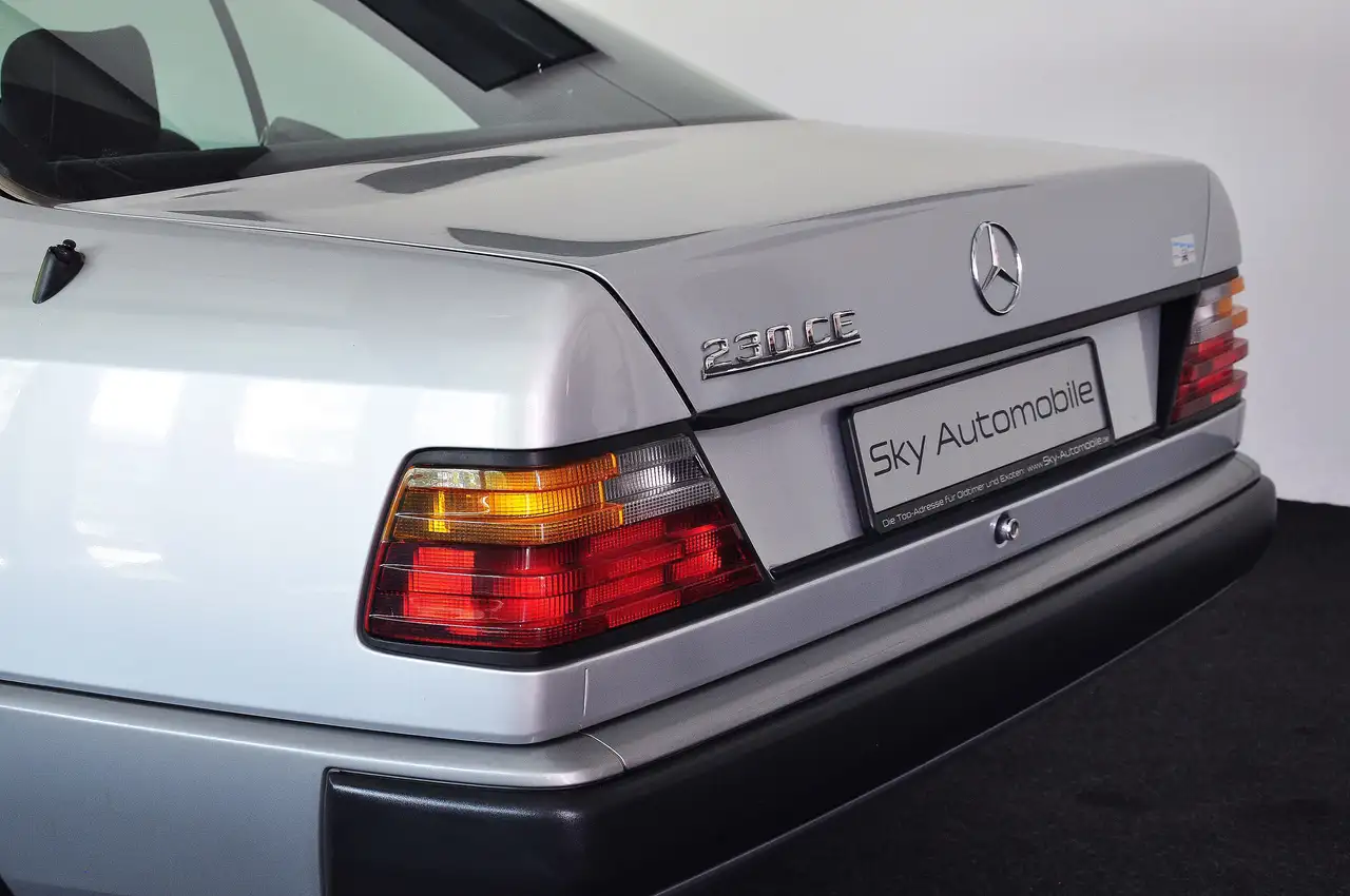 Mercedes-Benz 230 CE Coupe (C124/W124) ! Erst 056.260 km ! 1. Hand !, foto 6