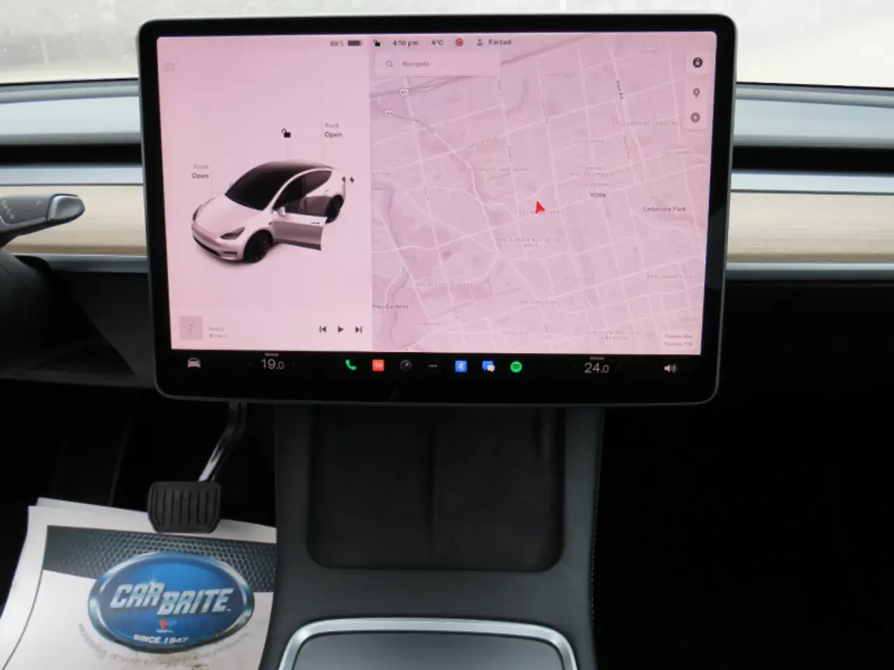 Tesla Model Y снимка Tesla Model Y