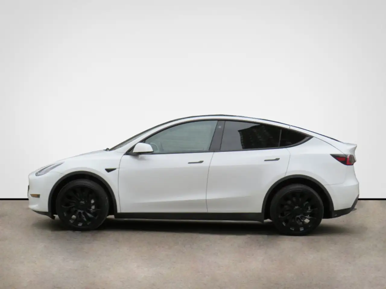 Tesla Model Y снимка Tesla Model Y