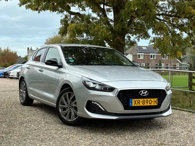 Hyundai i30 Fastback 1.4 T-GDI Premium | Camera + Keyless + Cl