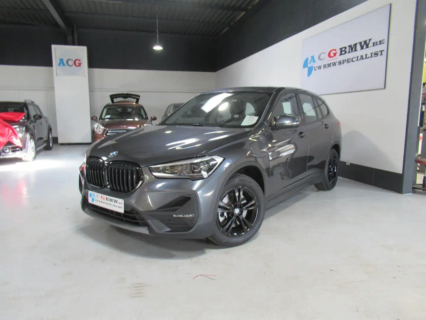 BMW X1 25E Hybride Drive Assis Camera LED TrekHaak DAB Grijs - 1