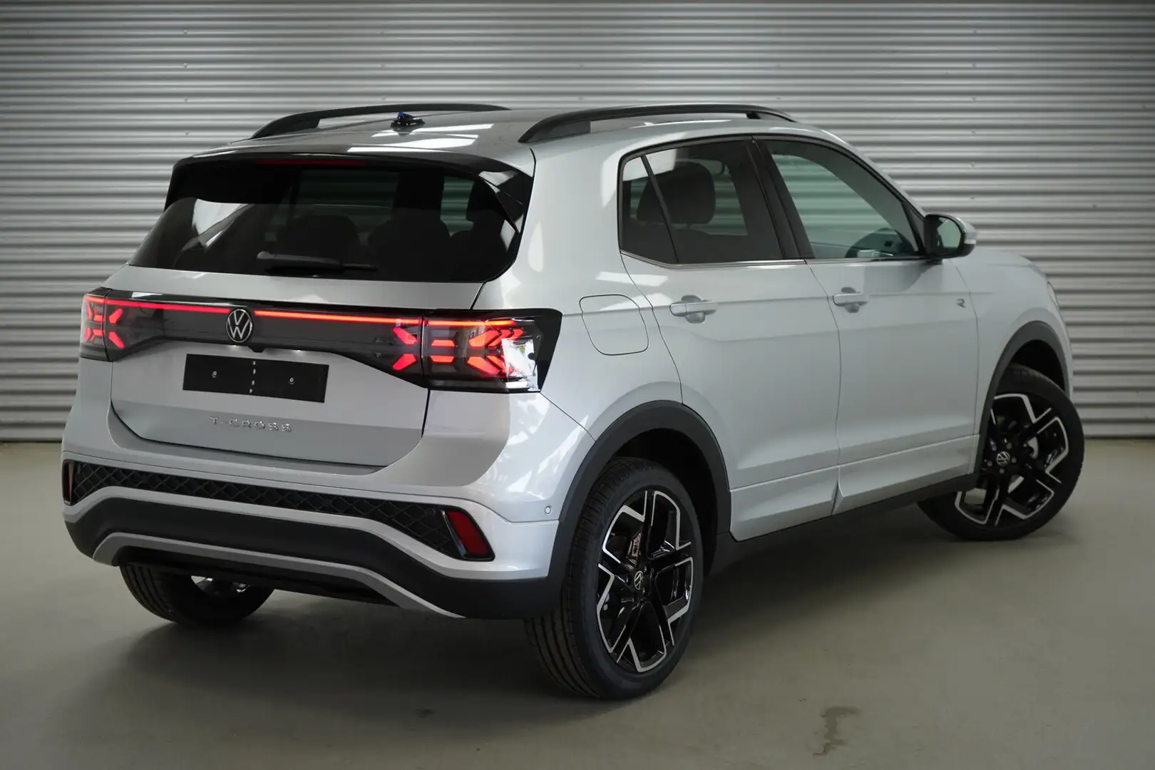 Volkswagen T-Cross 1,5 TSI DSG R-Line Silber - 2