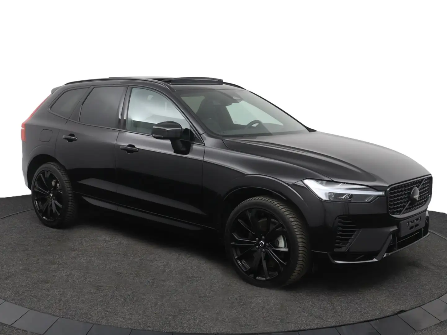 Volvo XC60 2.0 T6 Plug-in hybrid AWD Plus Black Edition Zwart - 2