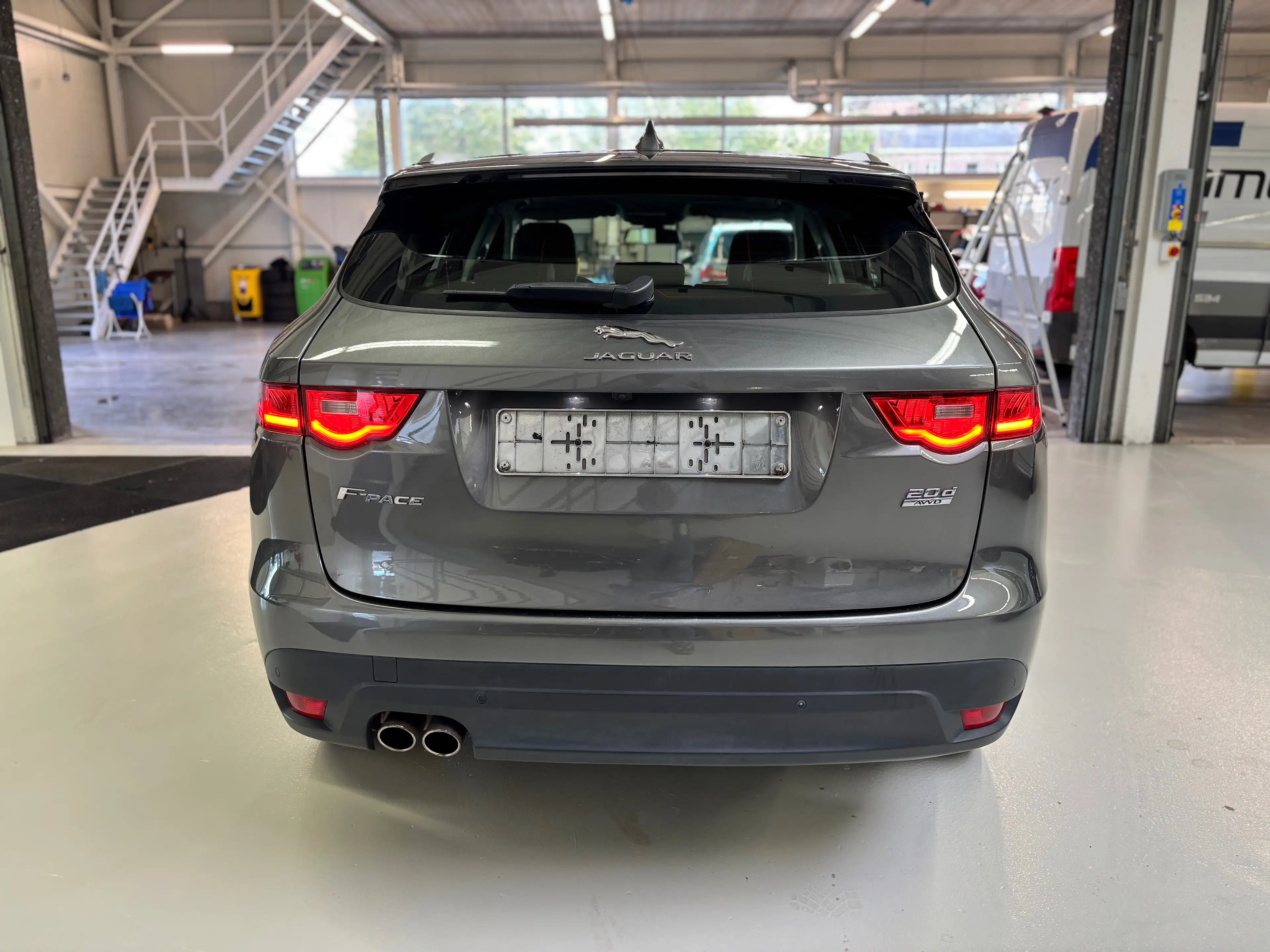Jaguar F-Pace Jaguar F-PACE 20d AWD Prestige | Automaat | Leder | Navi | Camera | Xenon | 180 PK — photo 2