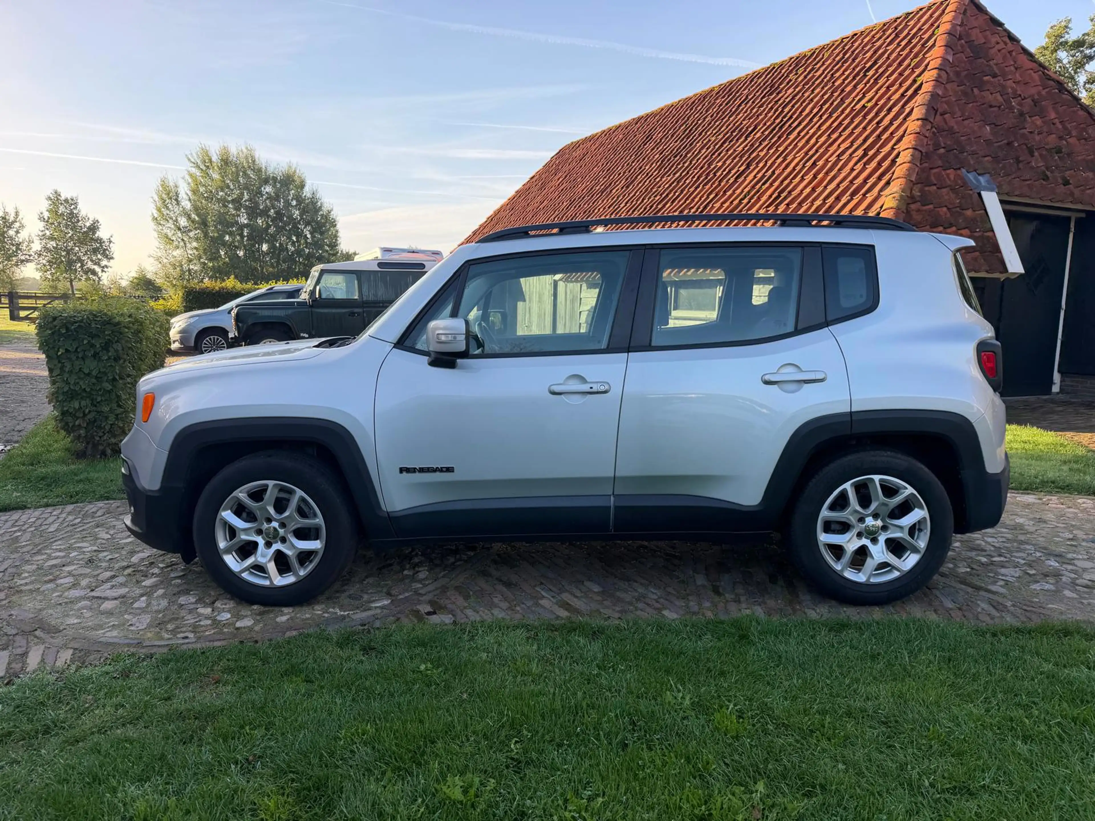 Jeep Renegade 1.4 MultiAir Freedom-Pano dak-NL auto-Navigatie- — photo 2