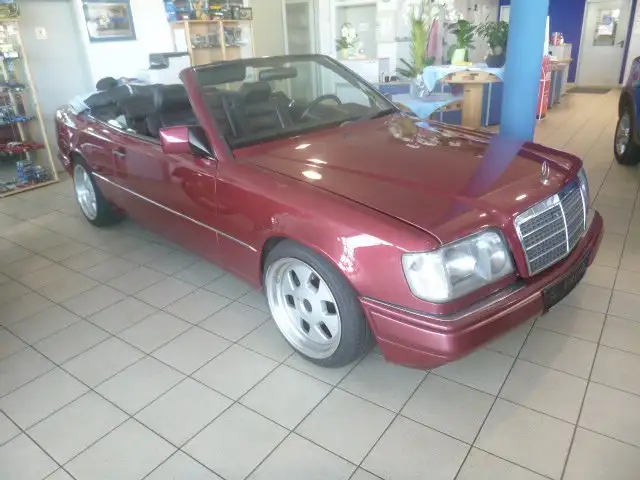 Mercedes-Benz E 200 E-Klasse / Cabrio mit H-Kennz.