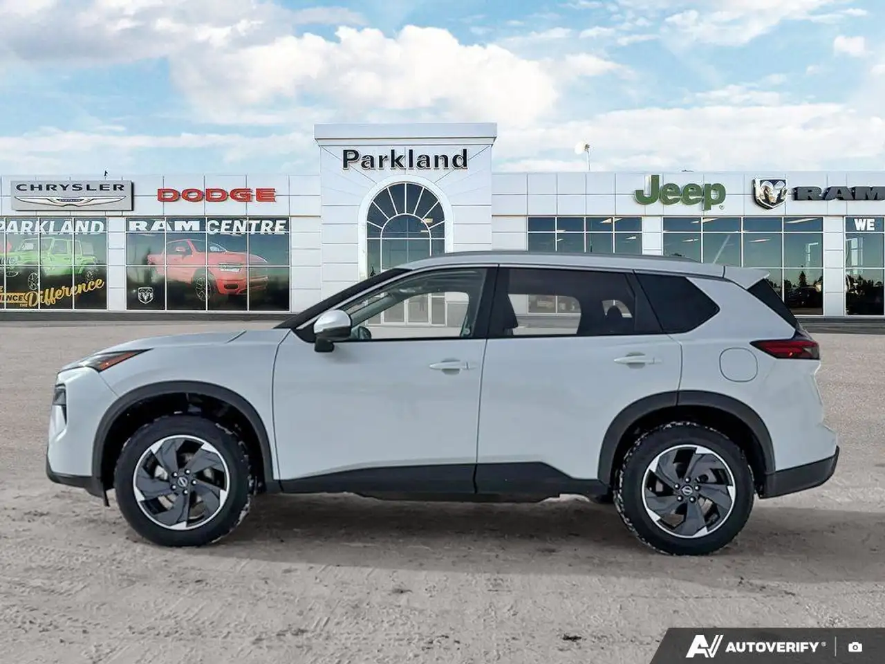Nissan Rogue снимка Nissan Rogue
